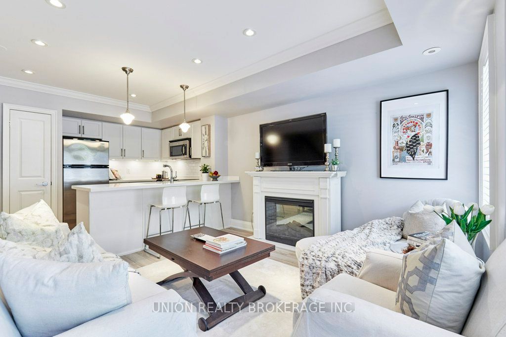 93 The Queensway 39 Property Photo 7