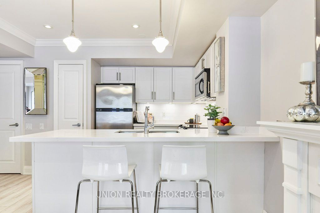 93 The Queensway 39 Property Photo 11