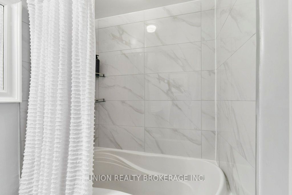 93 The Queensway 39 Property Photo 21