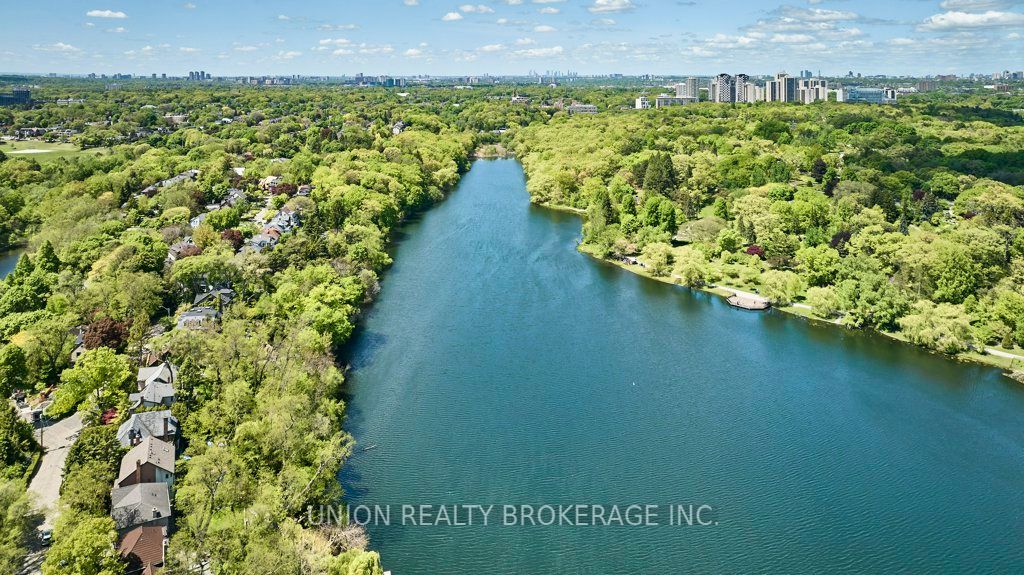 93 The Queensway 39 Property Photo 25
