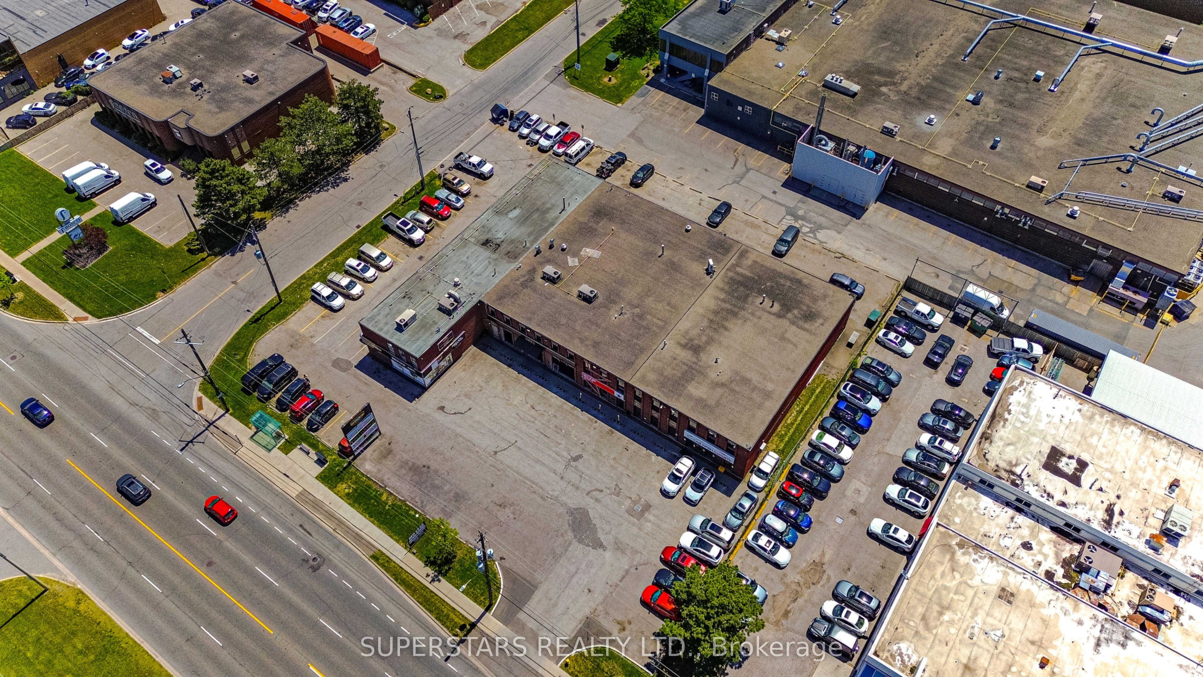 5235 Steeles Avenue W Property Photo 3