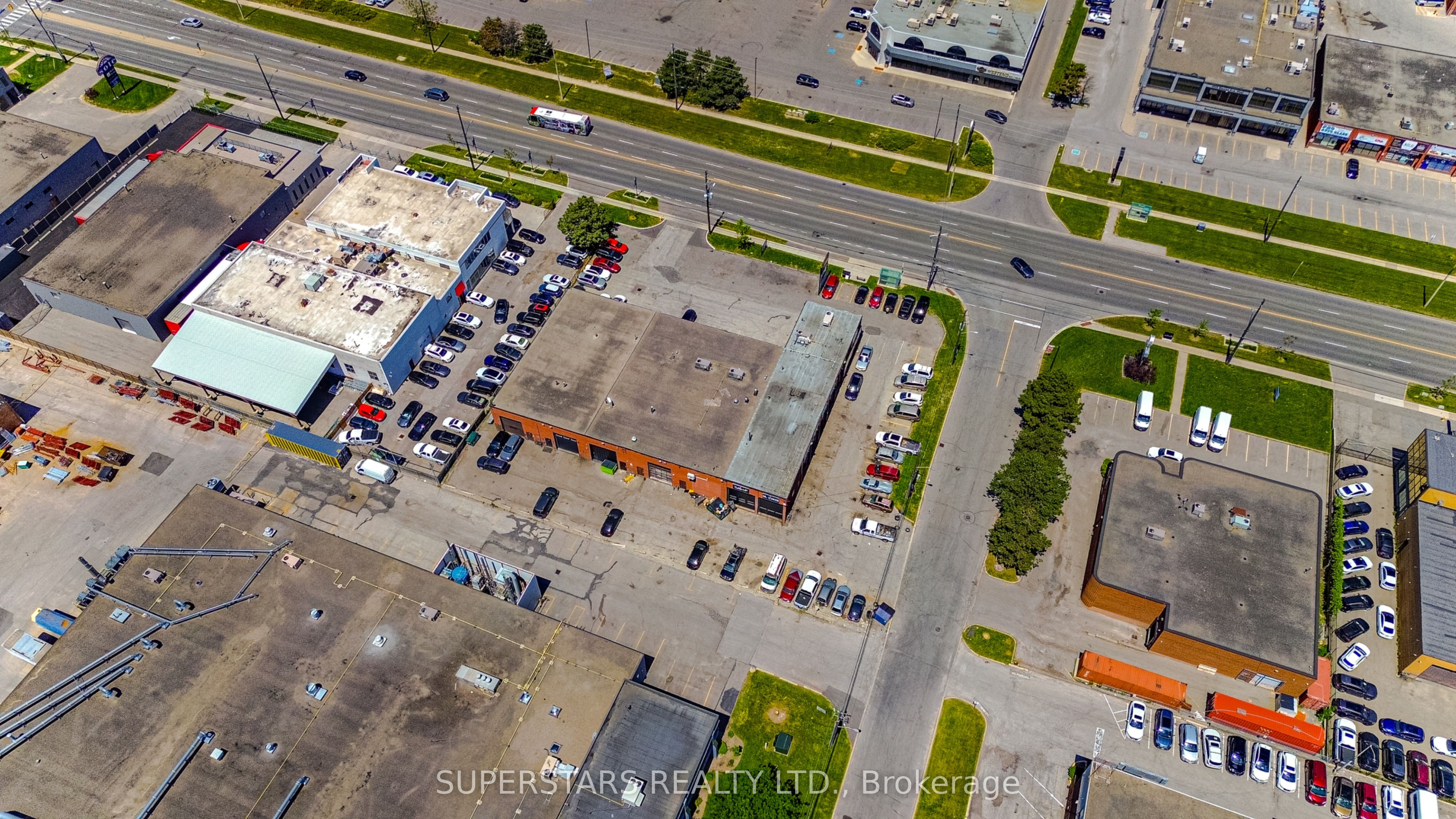5235 Steeles Avenue W Property Photo 4