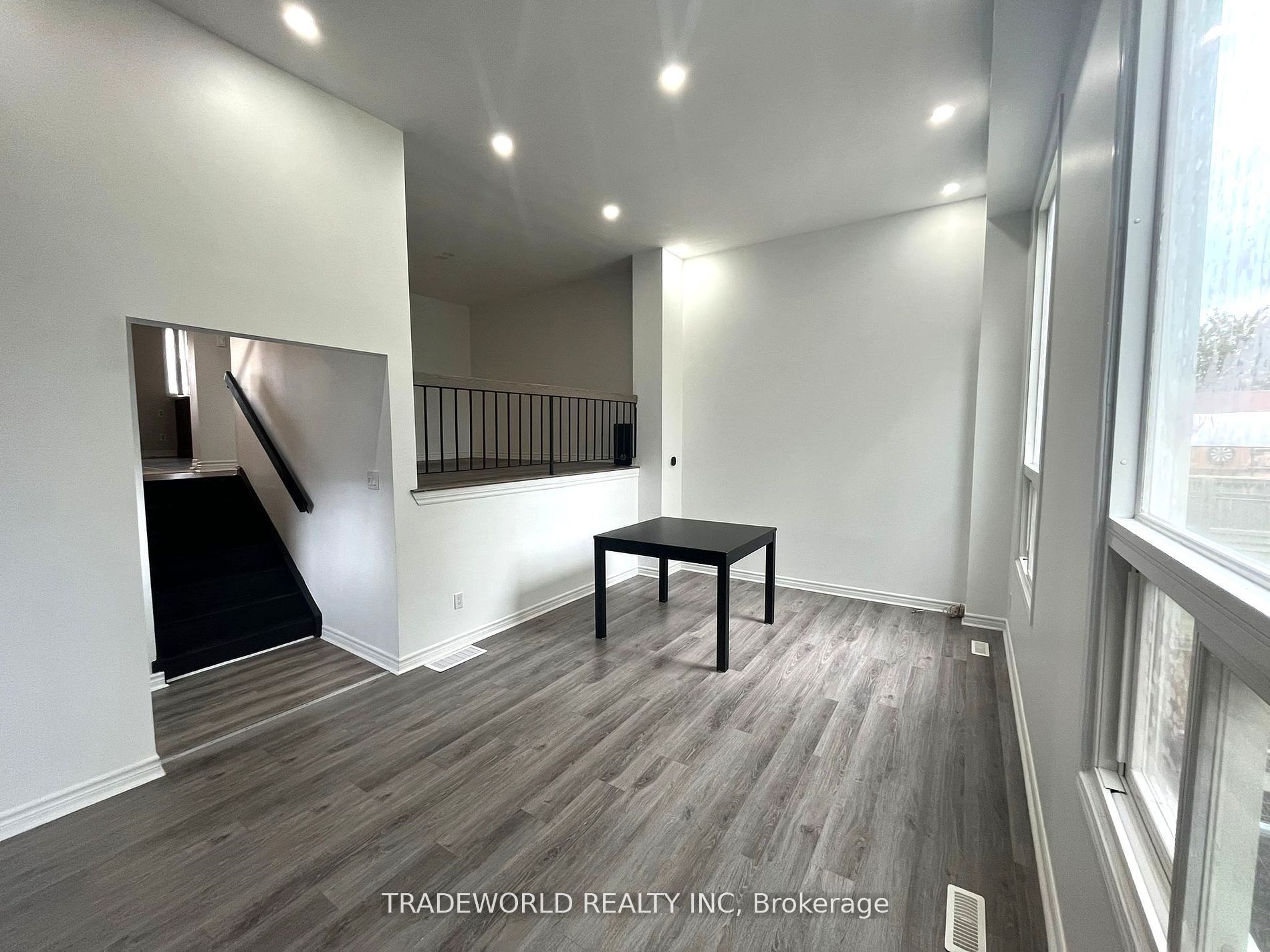7465 Bybrook Drive Property Photo 4