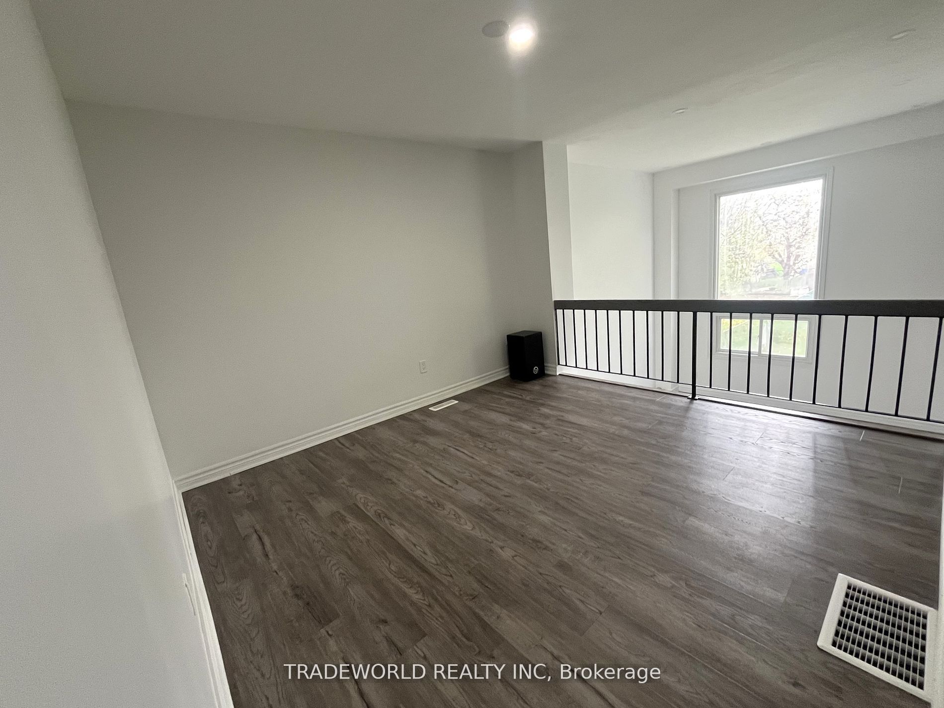 7465 Bybrook Drive Property Photo 8
