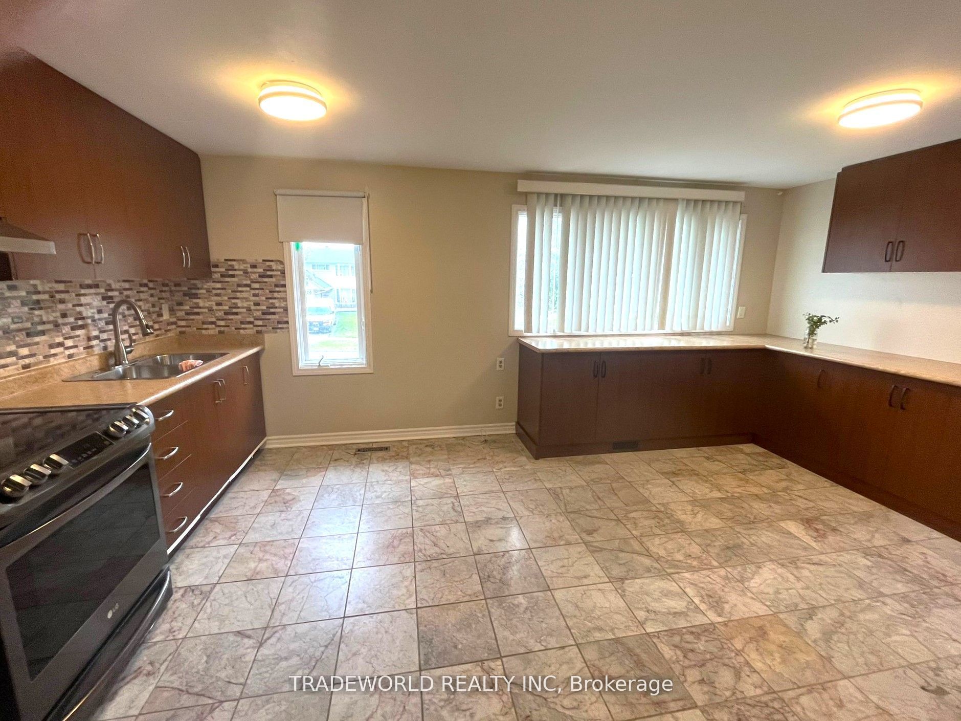 7465 Bybrook Drive Property Photo 12
