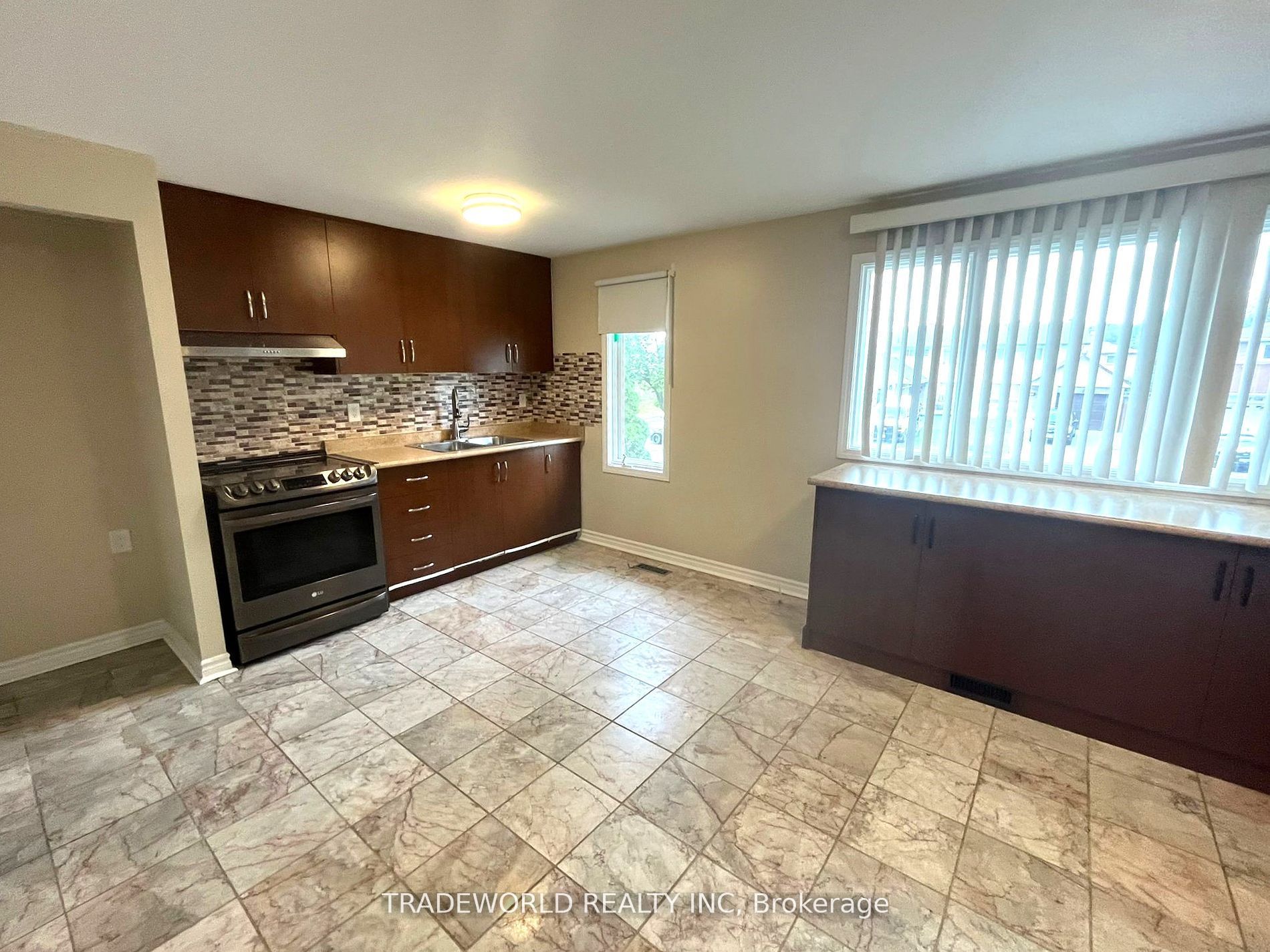 7465 Bybrook Drive Property Photo 13