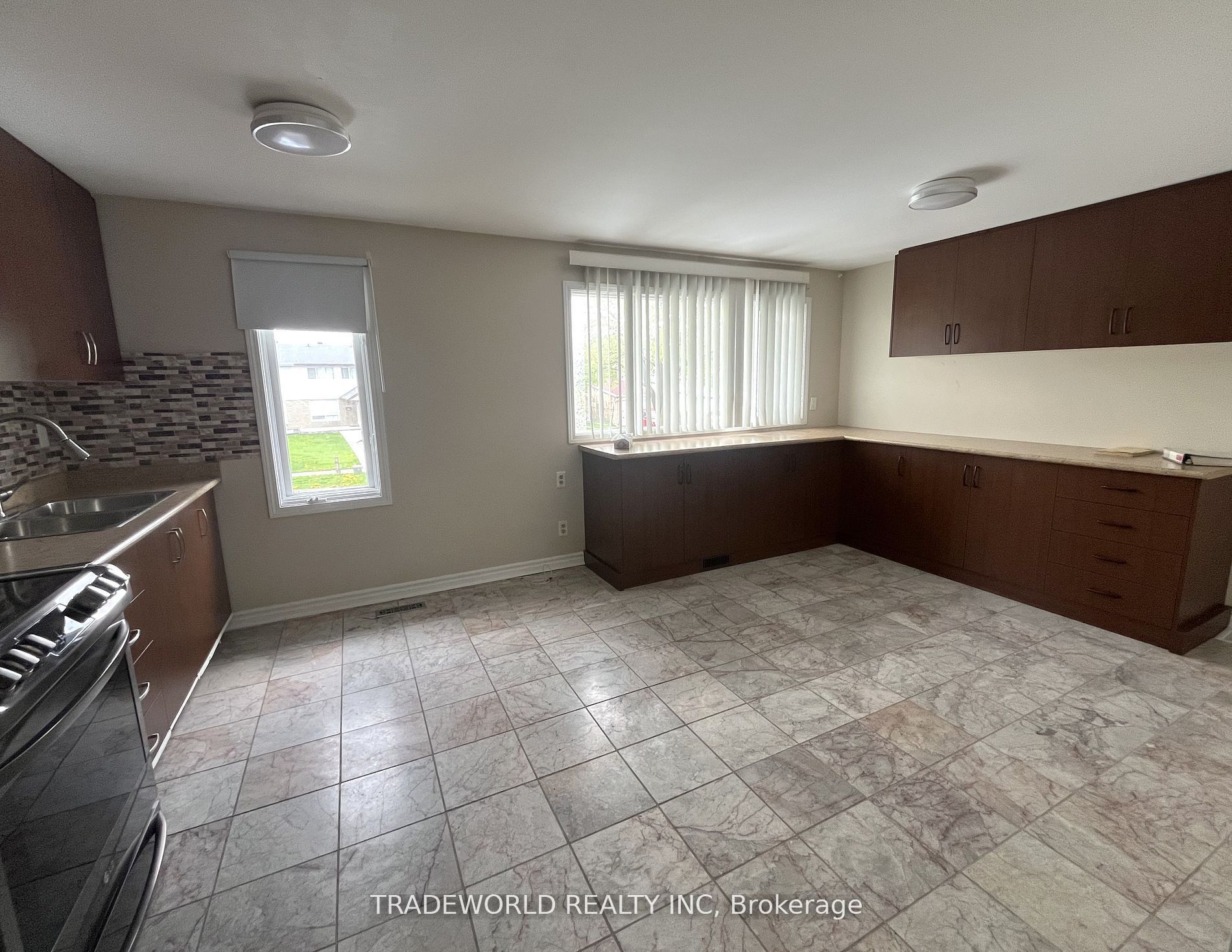 7465 Bybrook Drive Property Photo 15