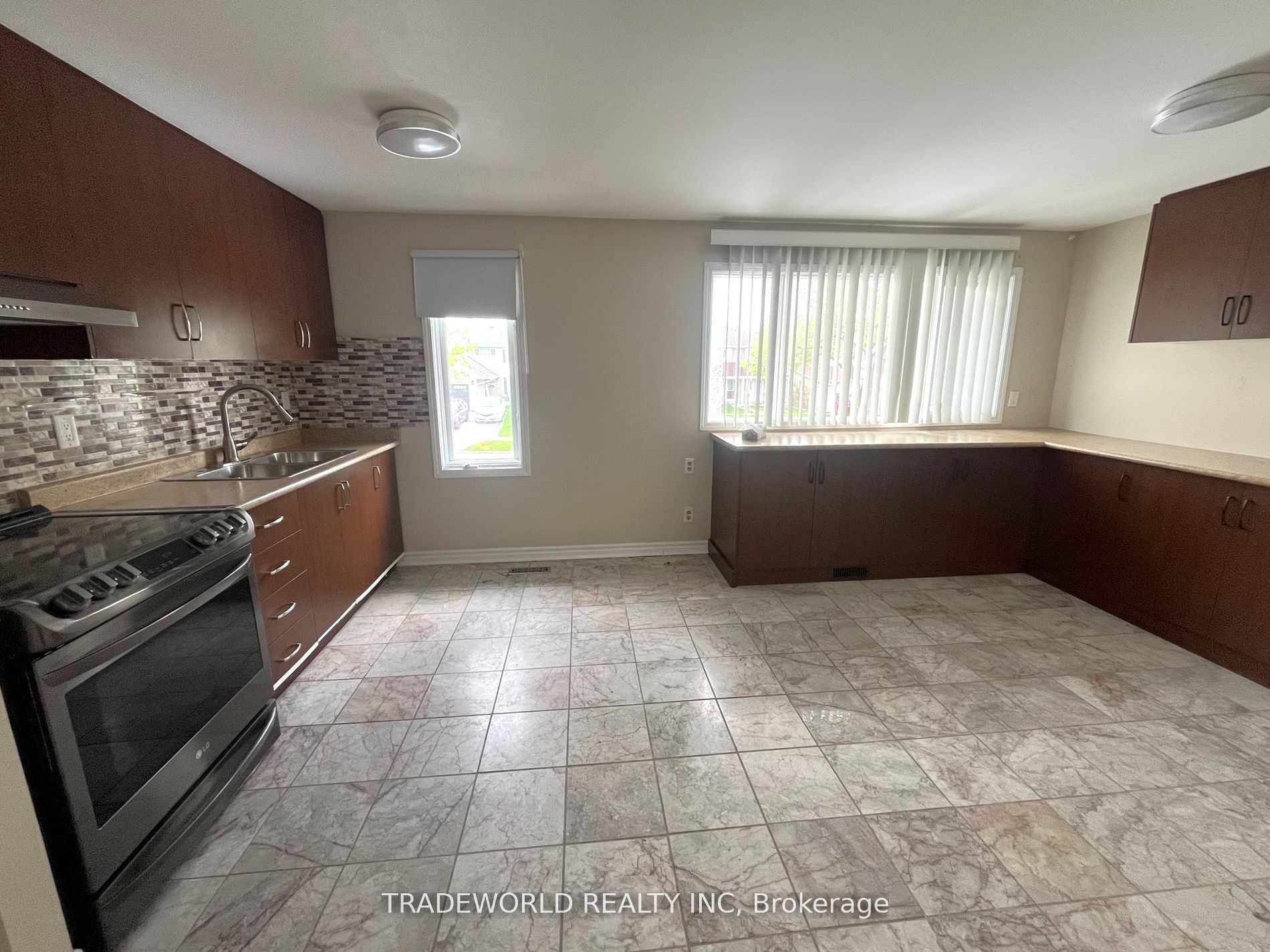 7465 Bybrook Drive Property Photo 16