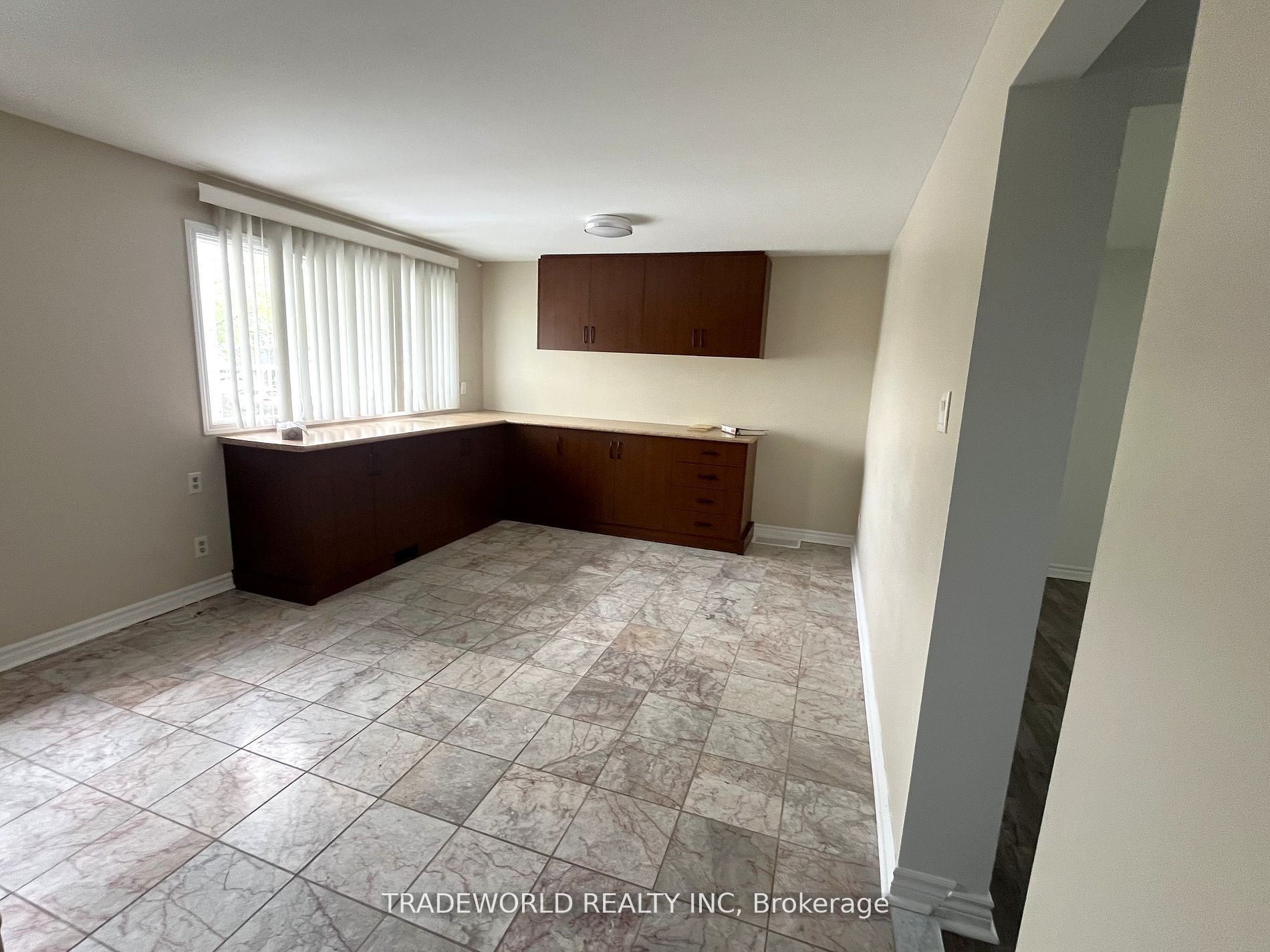 7465 Bybrook Drive Property Photo 17
