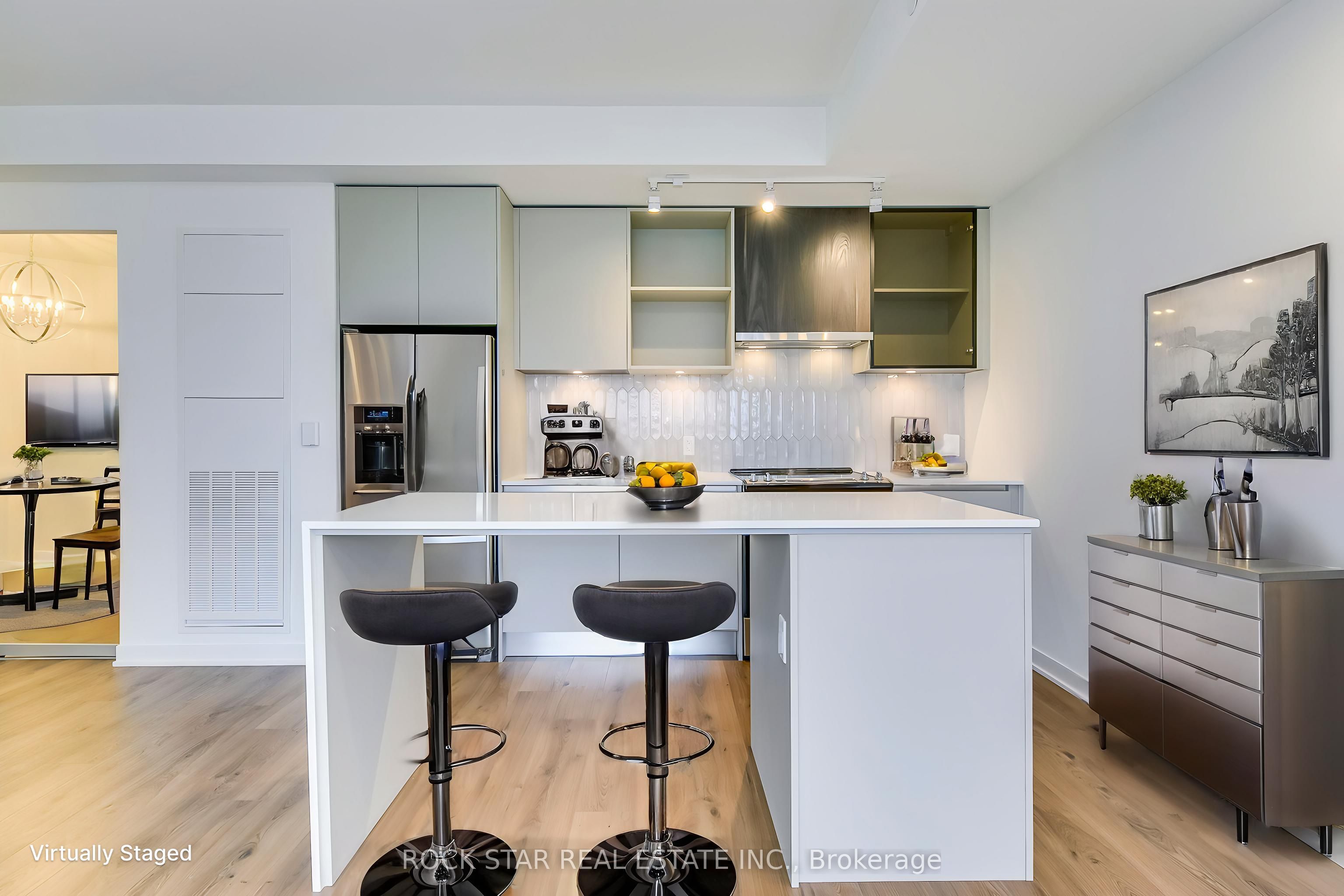 395 Dundas Street W 601 Property Photo 3