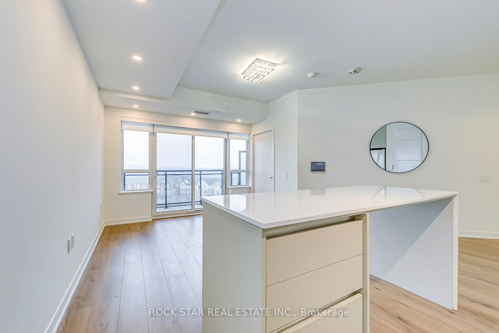 395 Dundas Street W 601 Property Photo 9