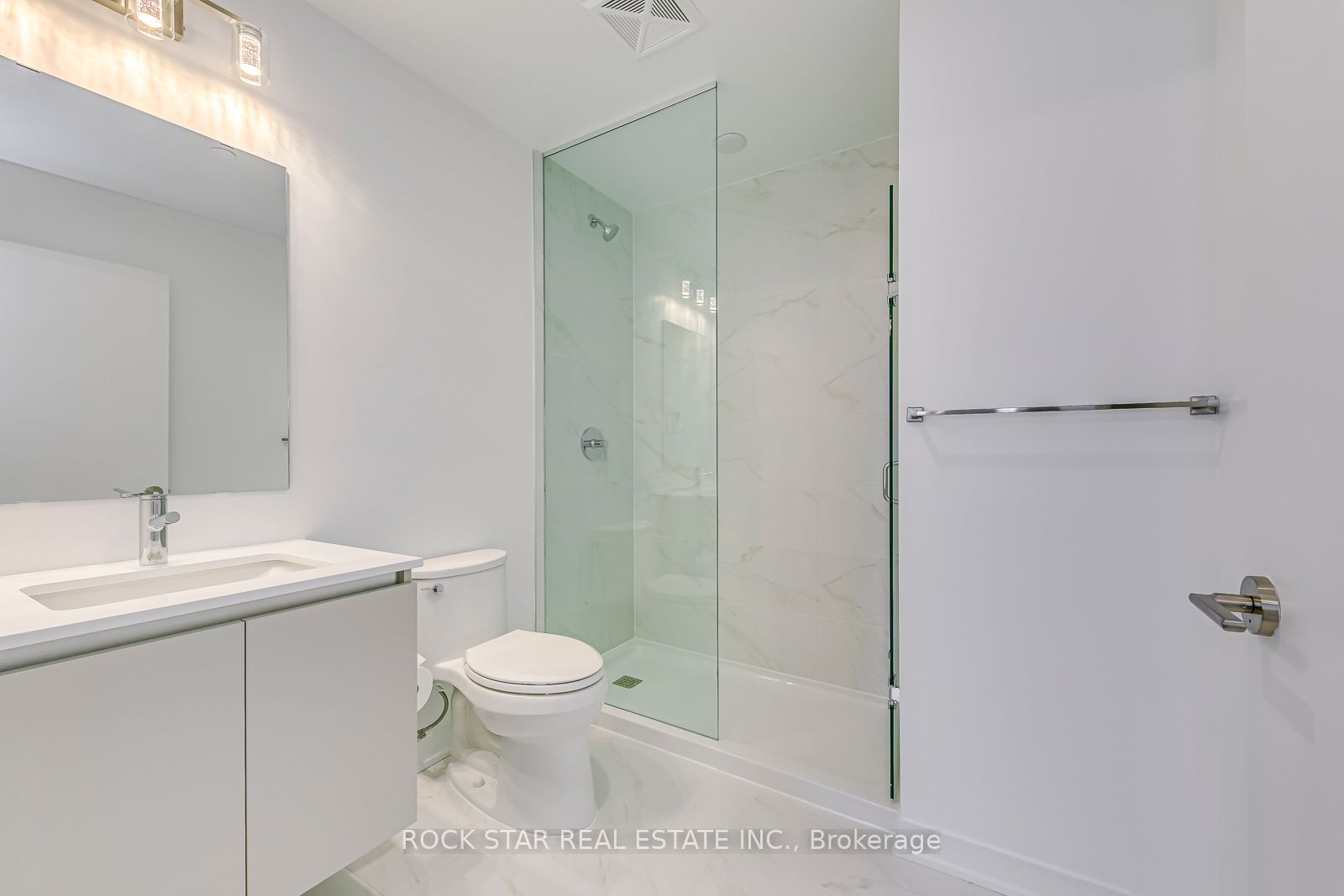 395 Dundas Street W 601 Property Photo 14