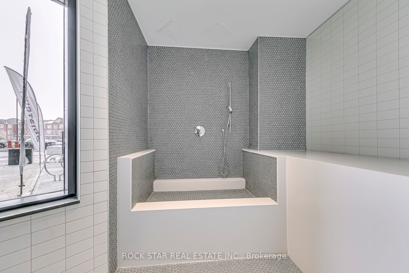 395 Dundas Street W 601 Property Photo 20