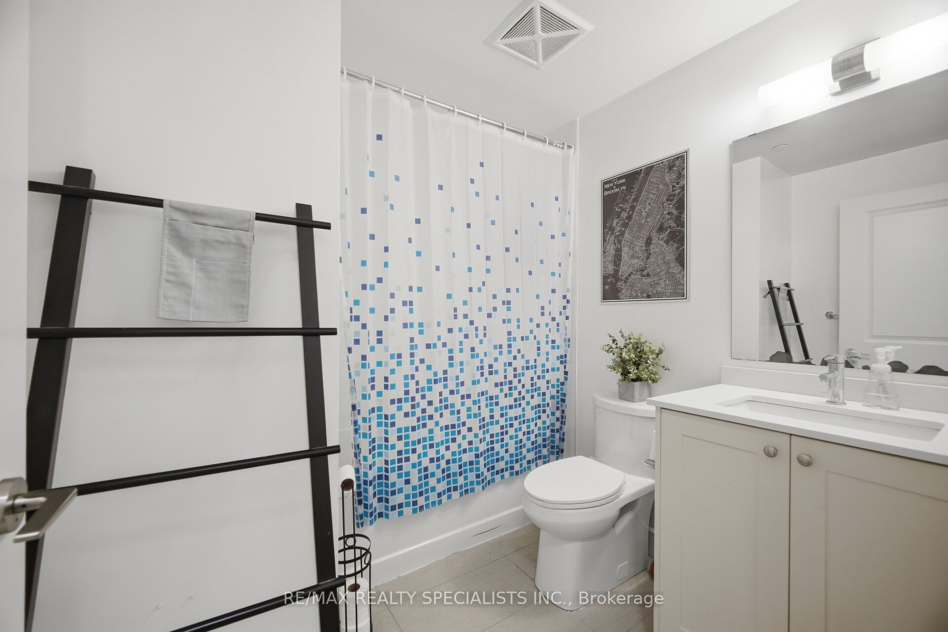 1050 E Main Street E 405 Property Photo 17