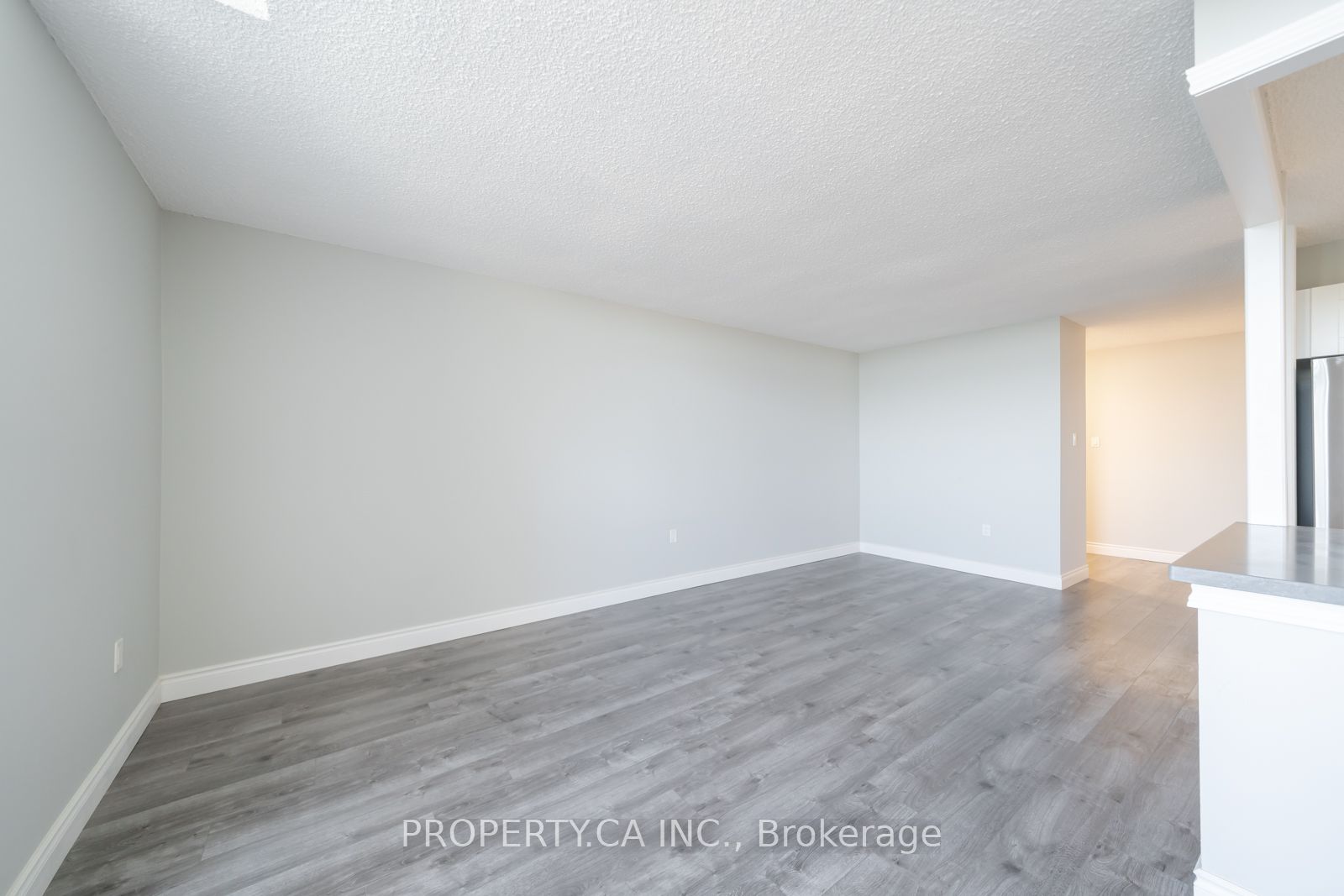 355 Rathburn Road E 1204 Property Photo 4