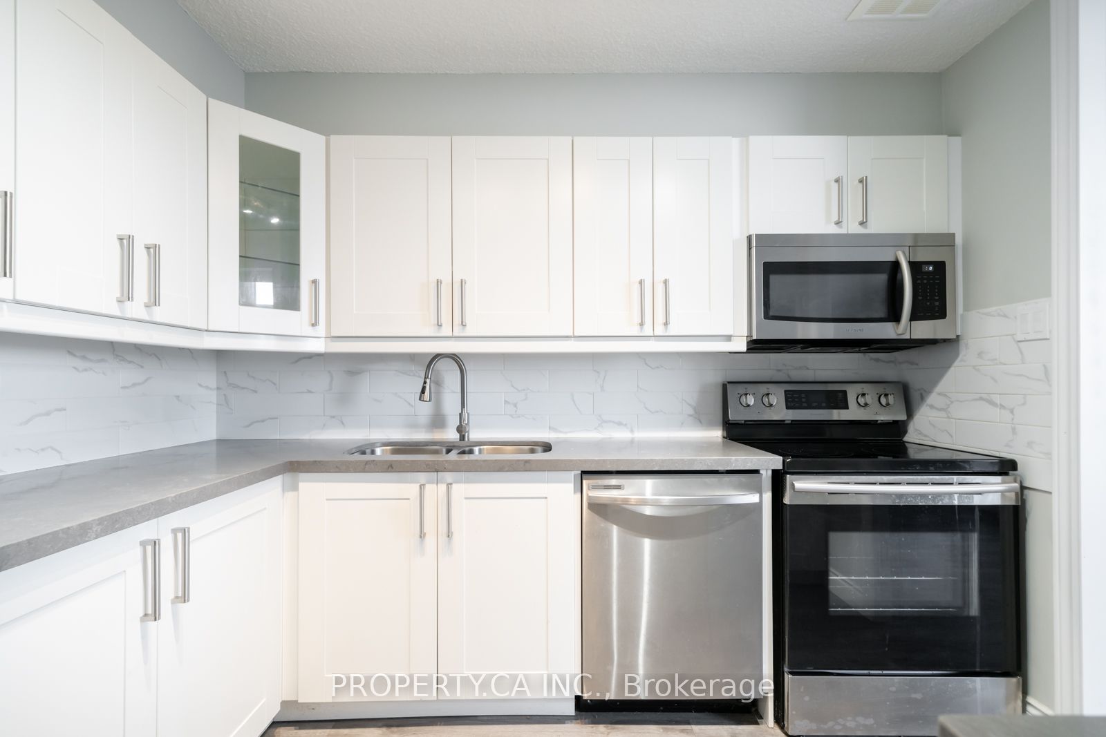 355 Rathburn Road E 1204 Property Photo 10