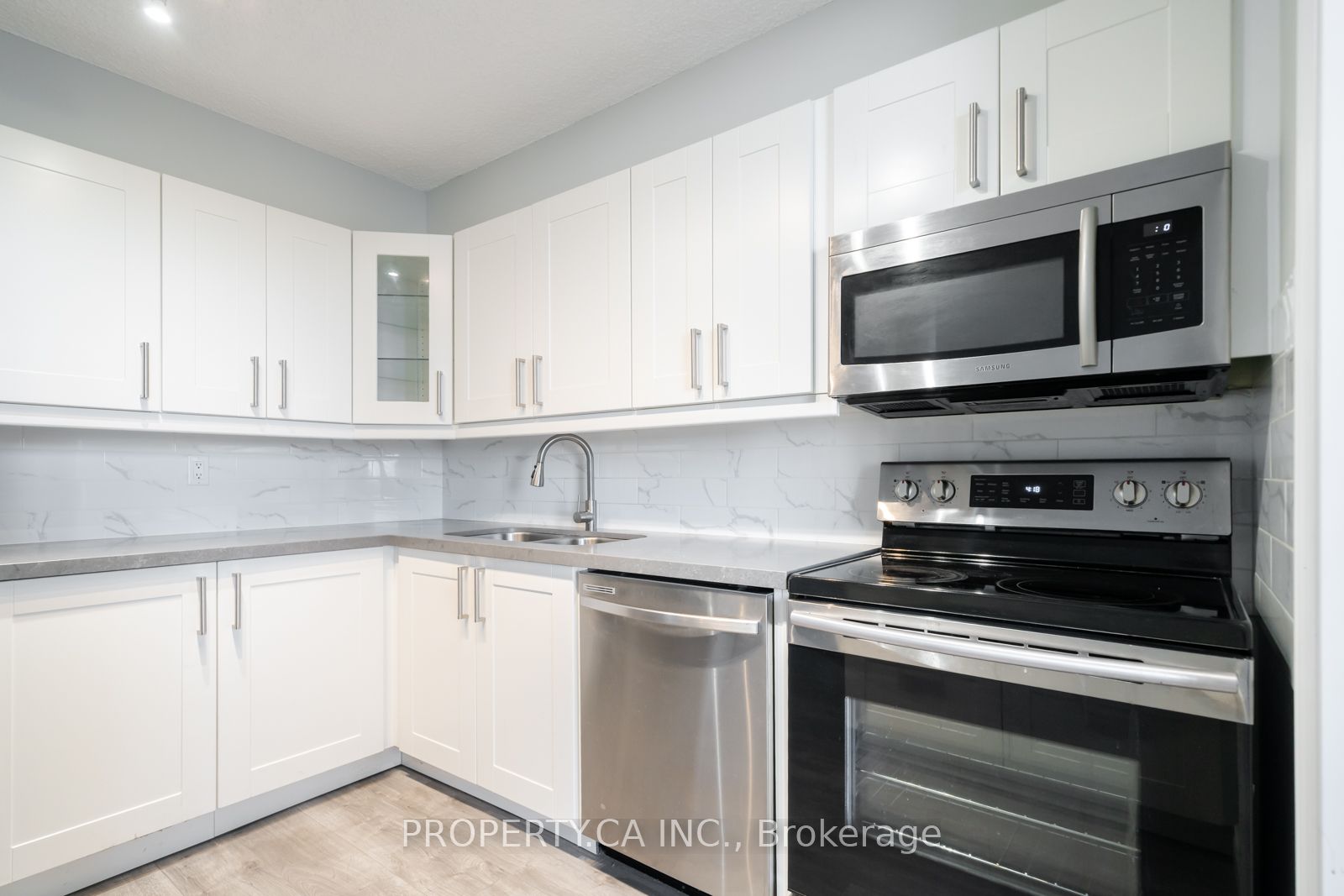 355 Rathburn Road E 1204 Property Photo 11