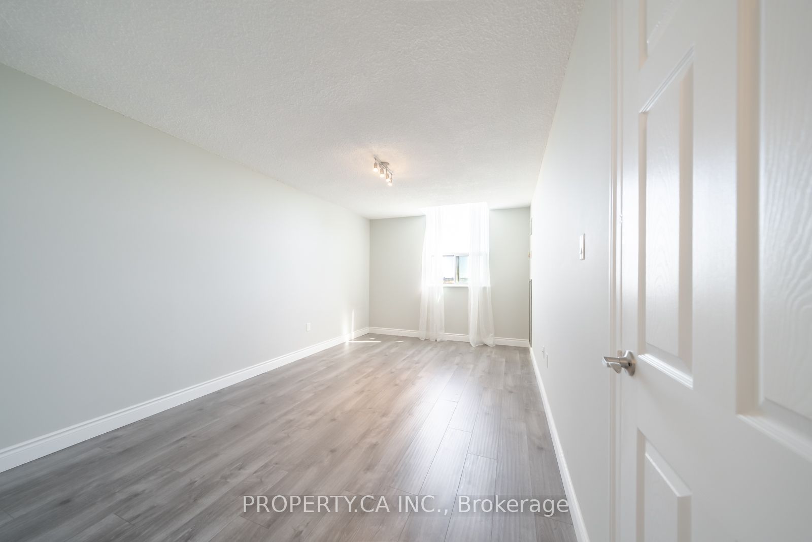 355 Rathburn Road E 1204 Property Photo 20
