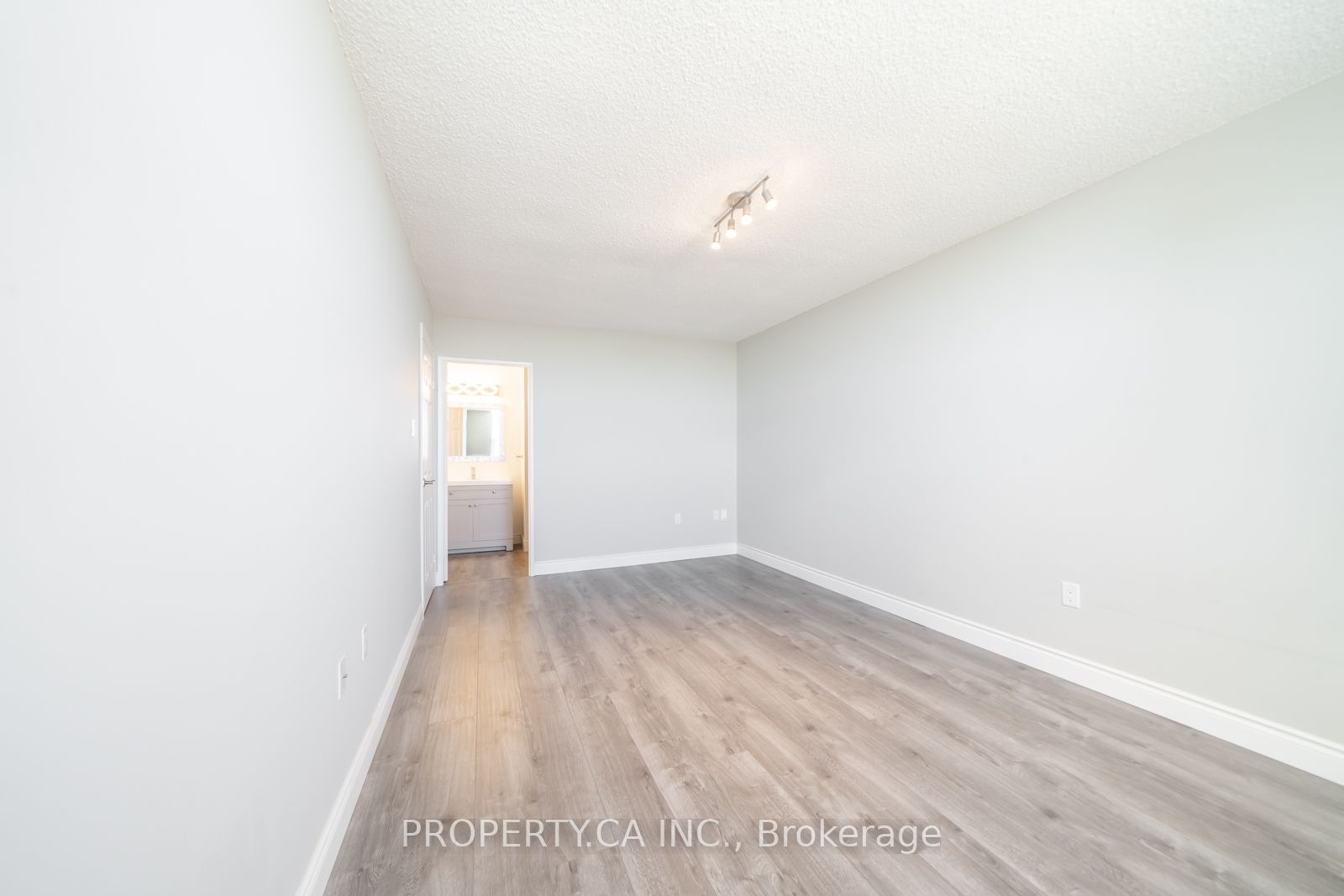 355 Rathburn Road E 1204 Property Photo 21