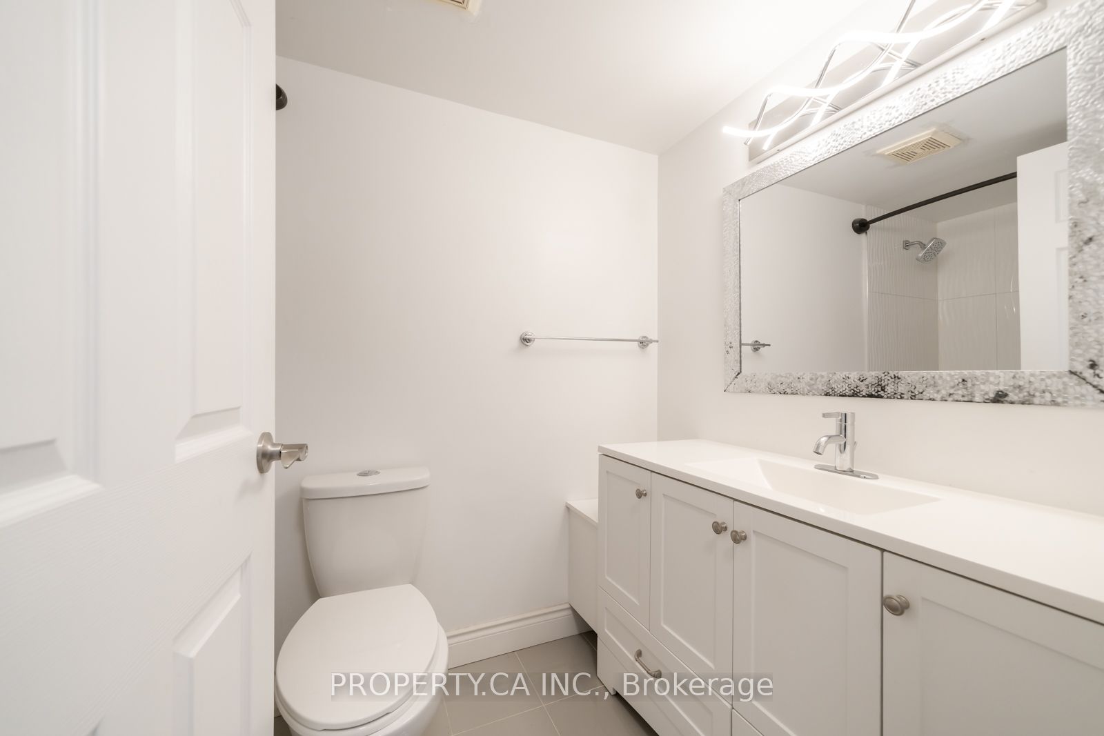 355 Rathburn Road E 1204 Property Photo 27