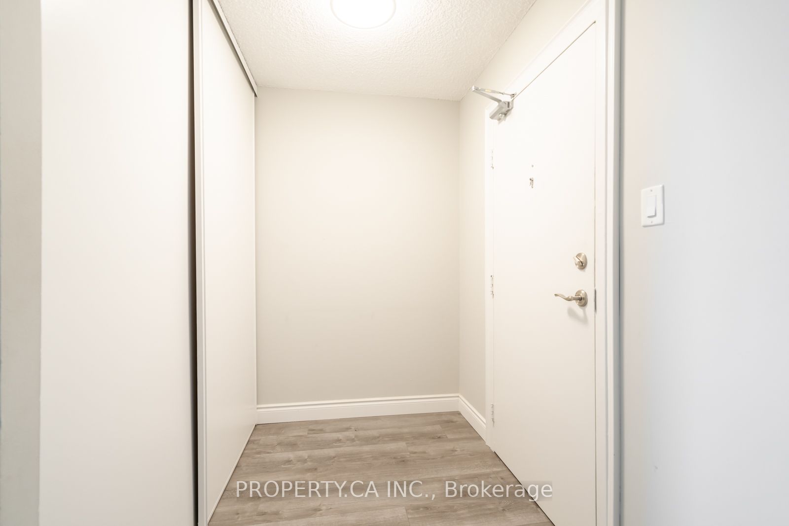 355 Rathburn Road E 1204 Property Photo 28