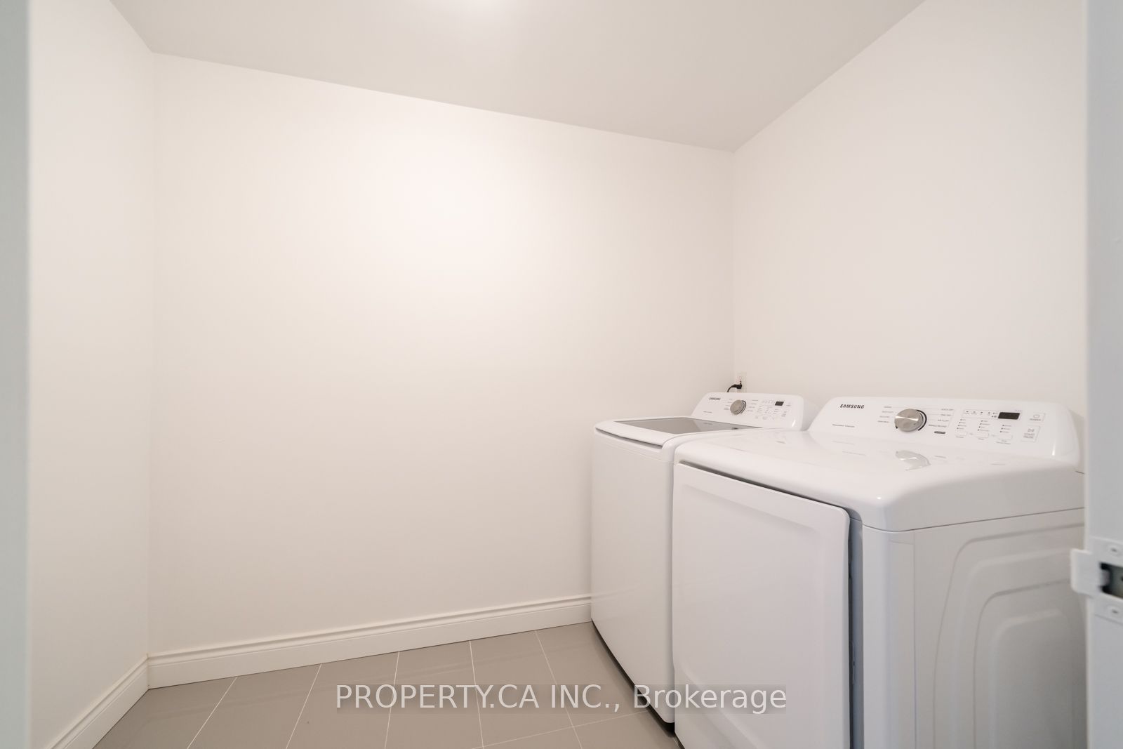 355 Rathburn Road E 1204 Property Photo 29