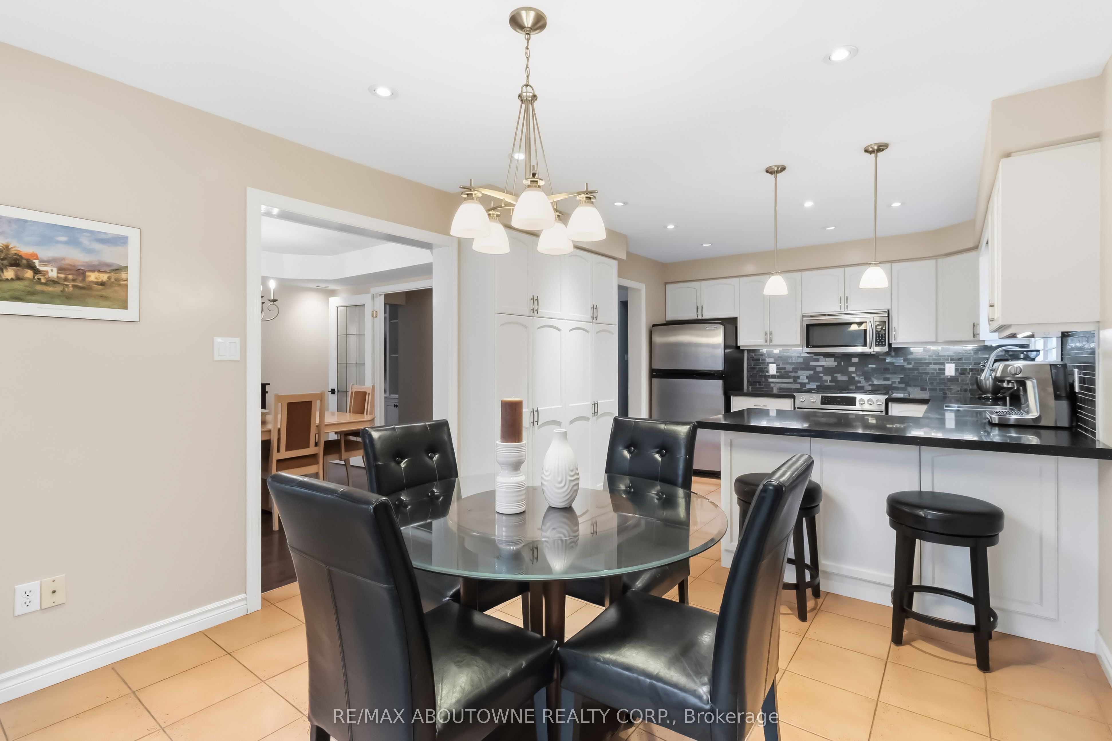 2208 Brays Lane Property Photo 16