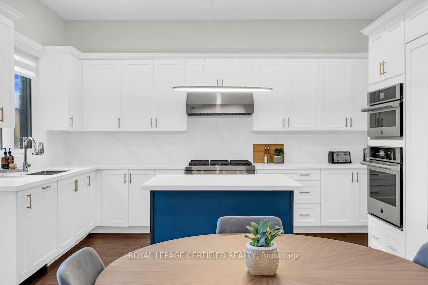 185 Burloak Drive Property Photo 12