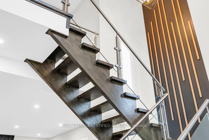 185 Burloak Drive Property Photo 14