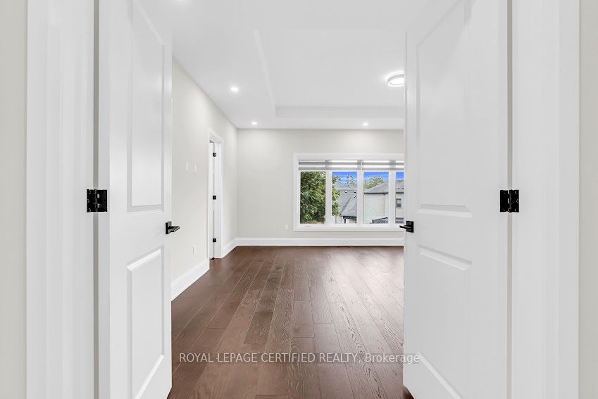 185 Burloak Drive Property Photo 17
