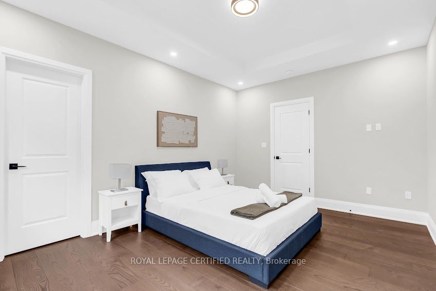 185 Burloak Drive Property Photo 23