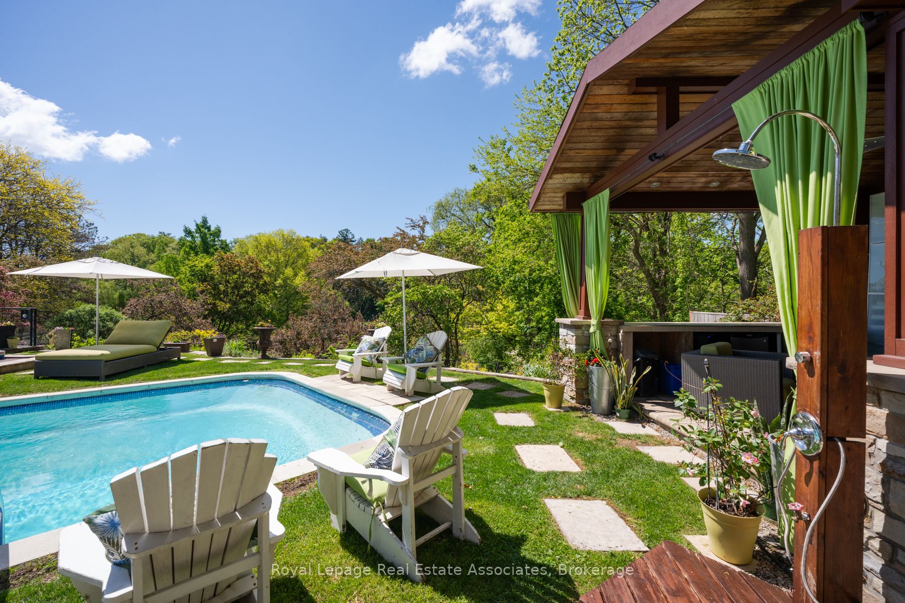 1510 Pinetree Crescent Property Photo 44