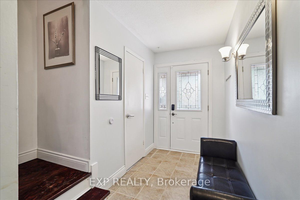 65 Greenwich Circle Property Photo 3