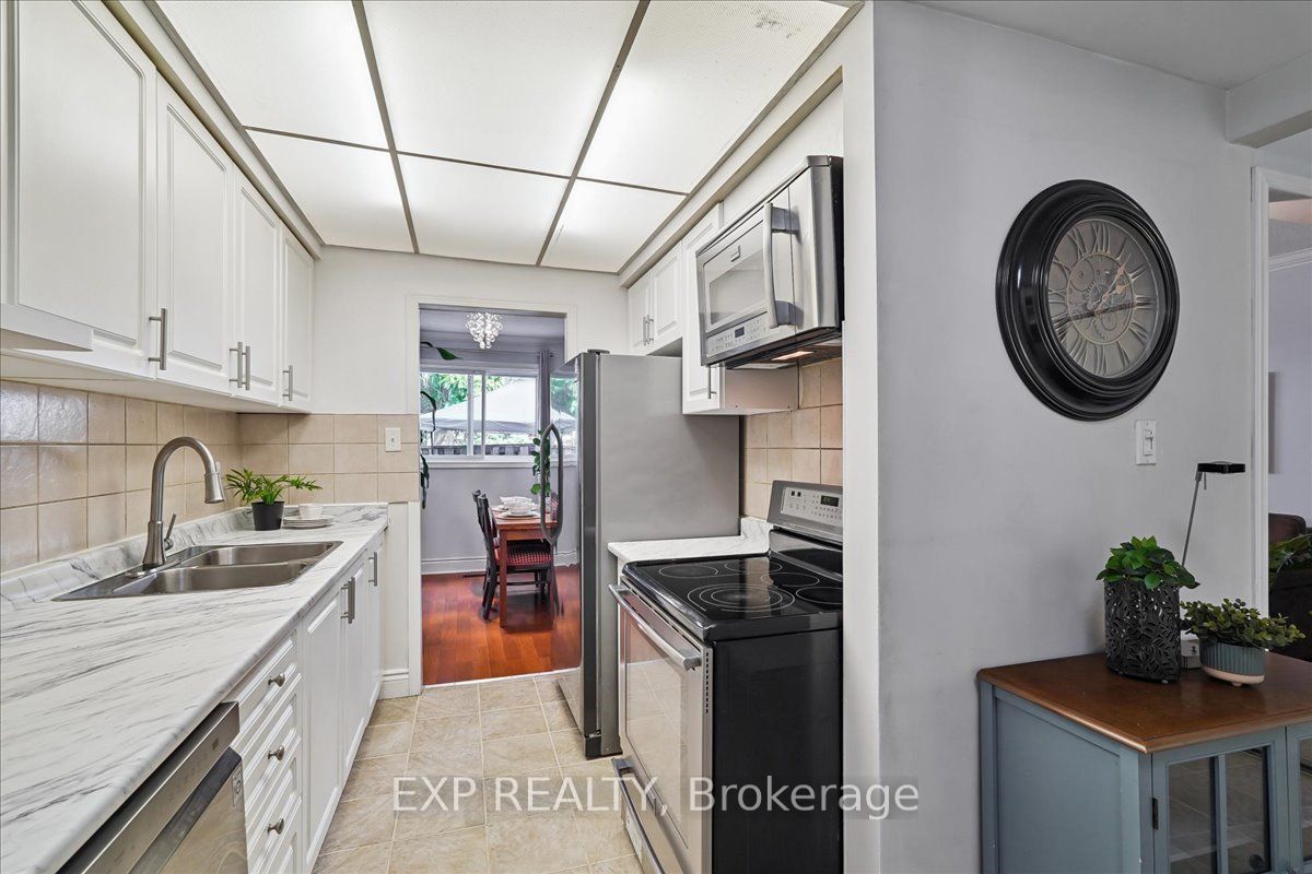 65 Greenwich Circle Property Photo 6