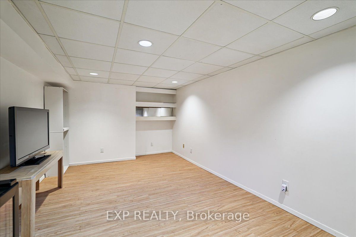 65 Greenwich Circle Property Photo 25