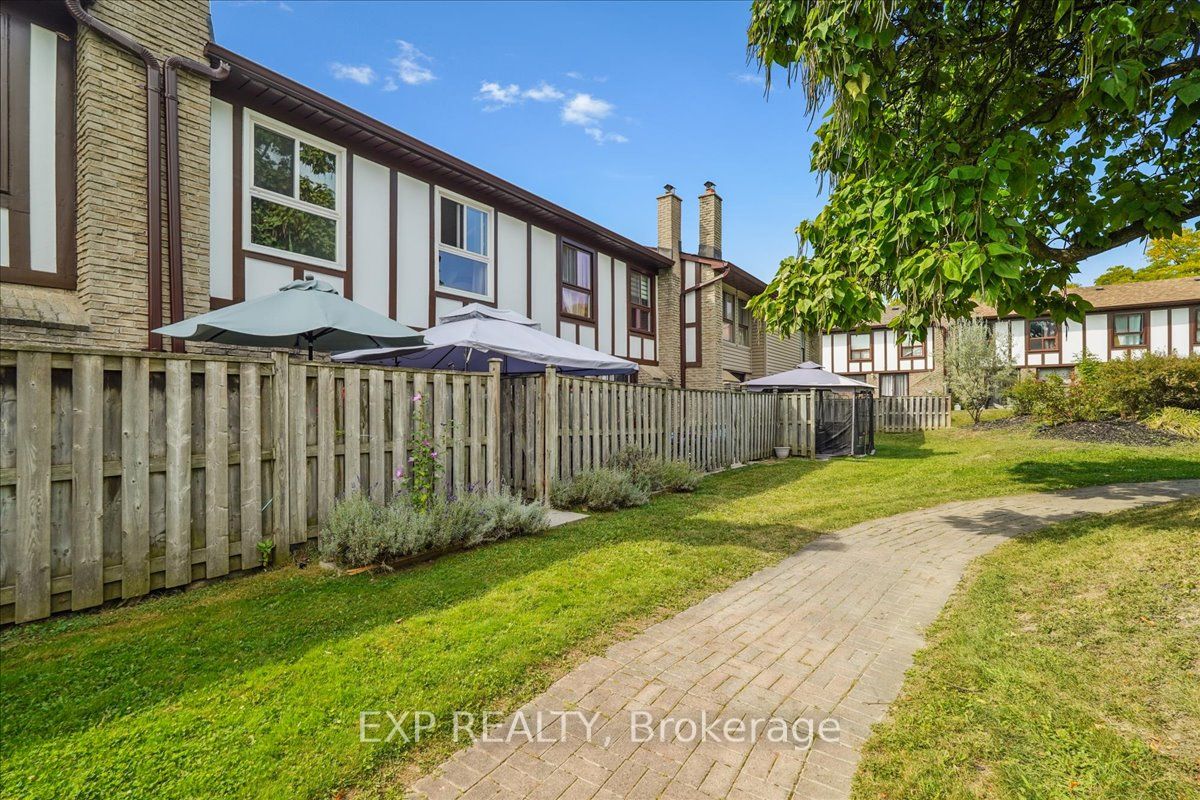 65 Greenwich Circle Property Photo 32