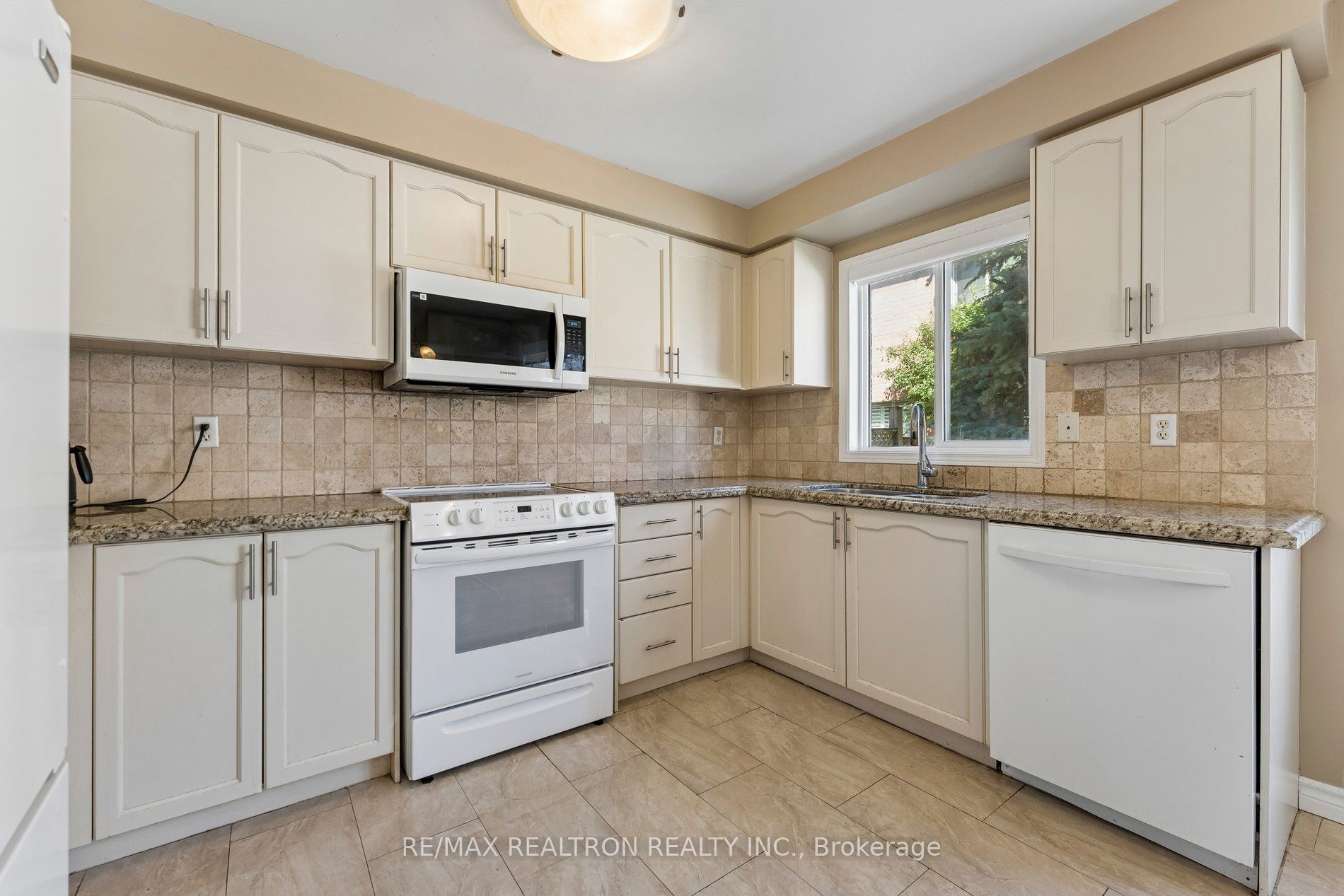 16 Bison Run Road Property Photo 9