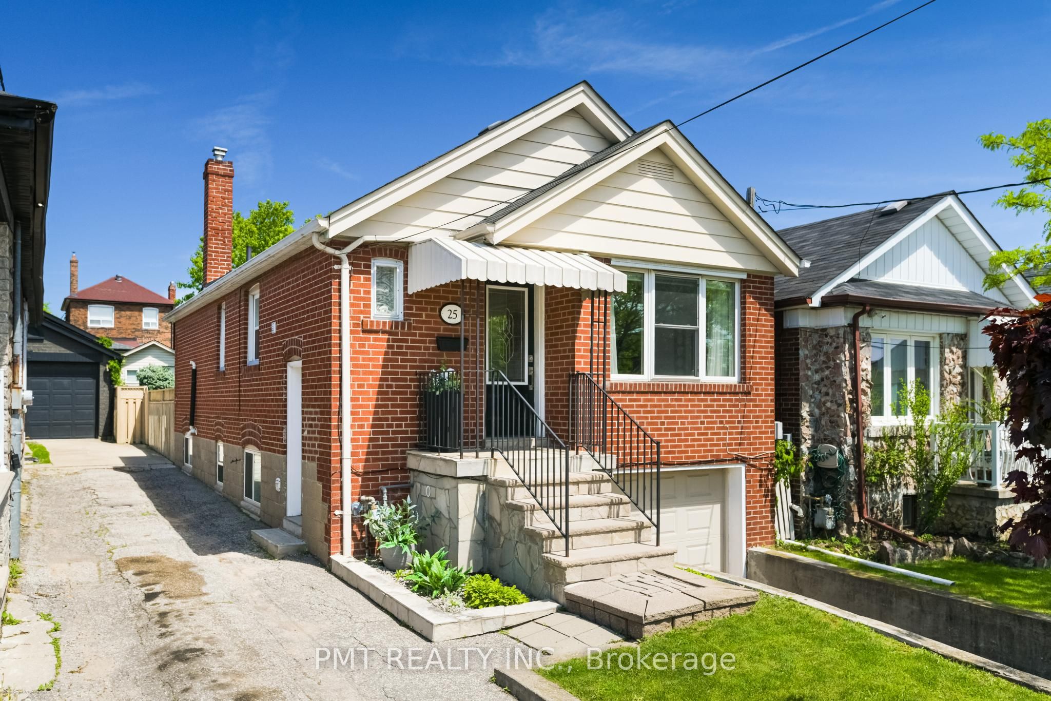 25 Ronald Avenue Property Photo 2