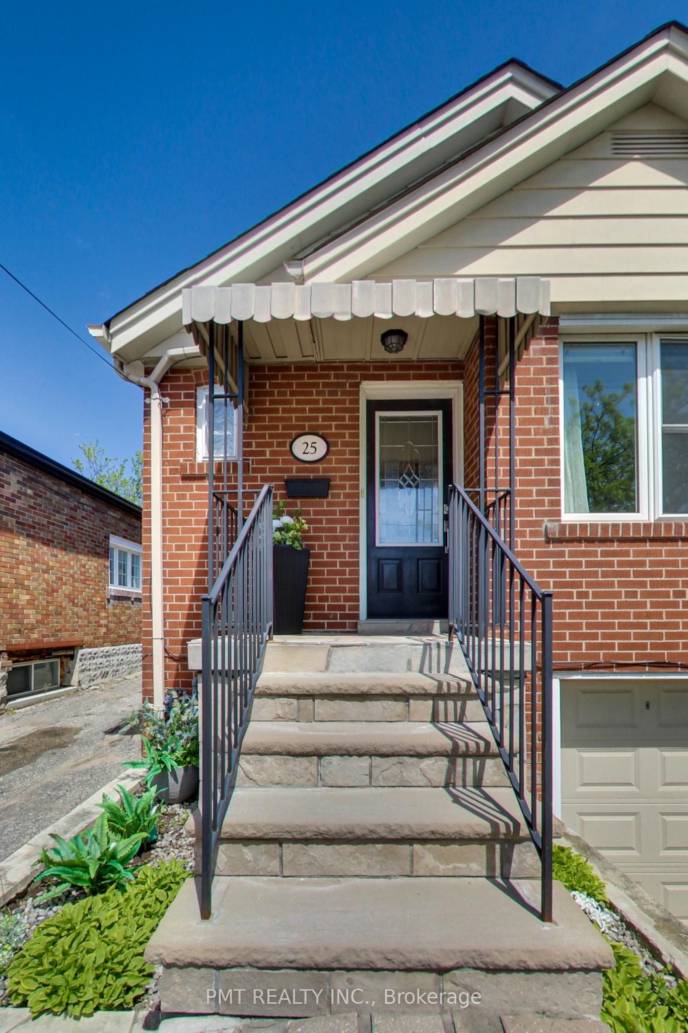 25 Ronald Avenue Property Photo 3