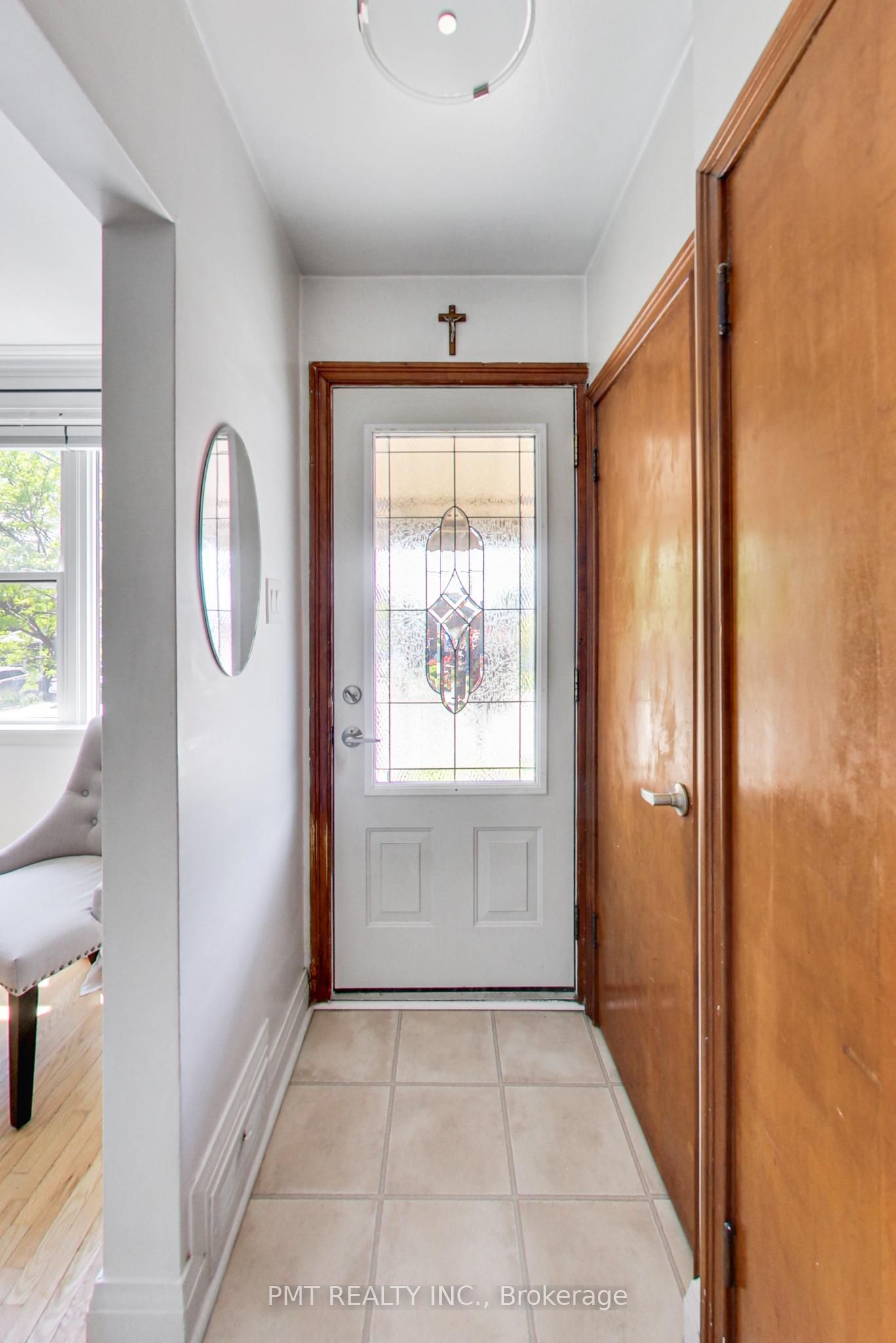 25 Ronald Avenue Property Photo 5