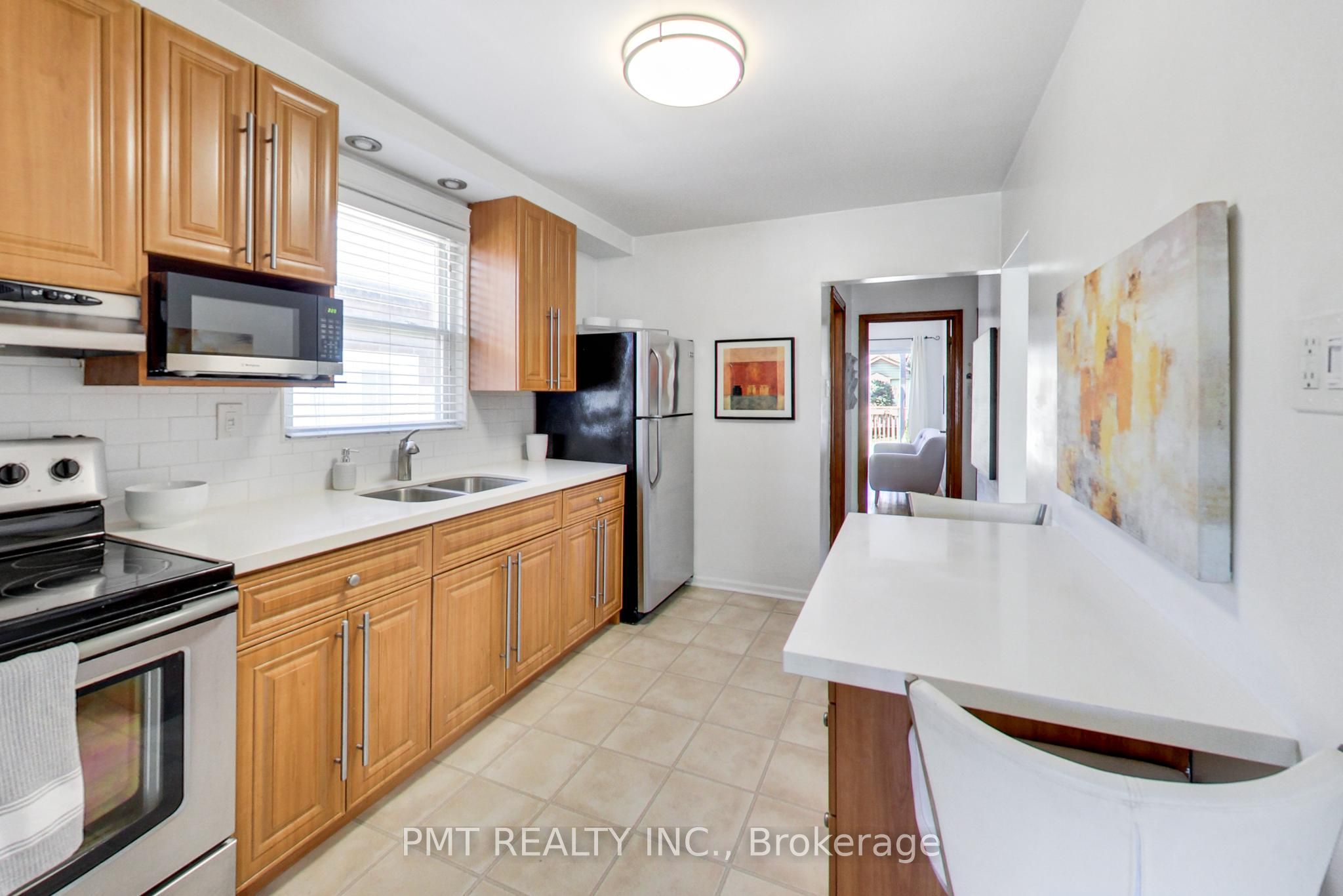 25 Ronald Avenue Property Photo 6