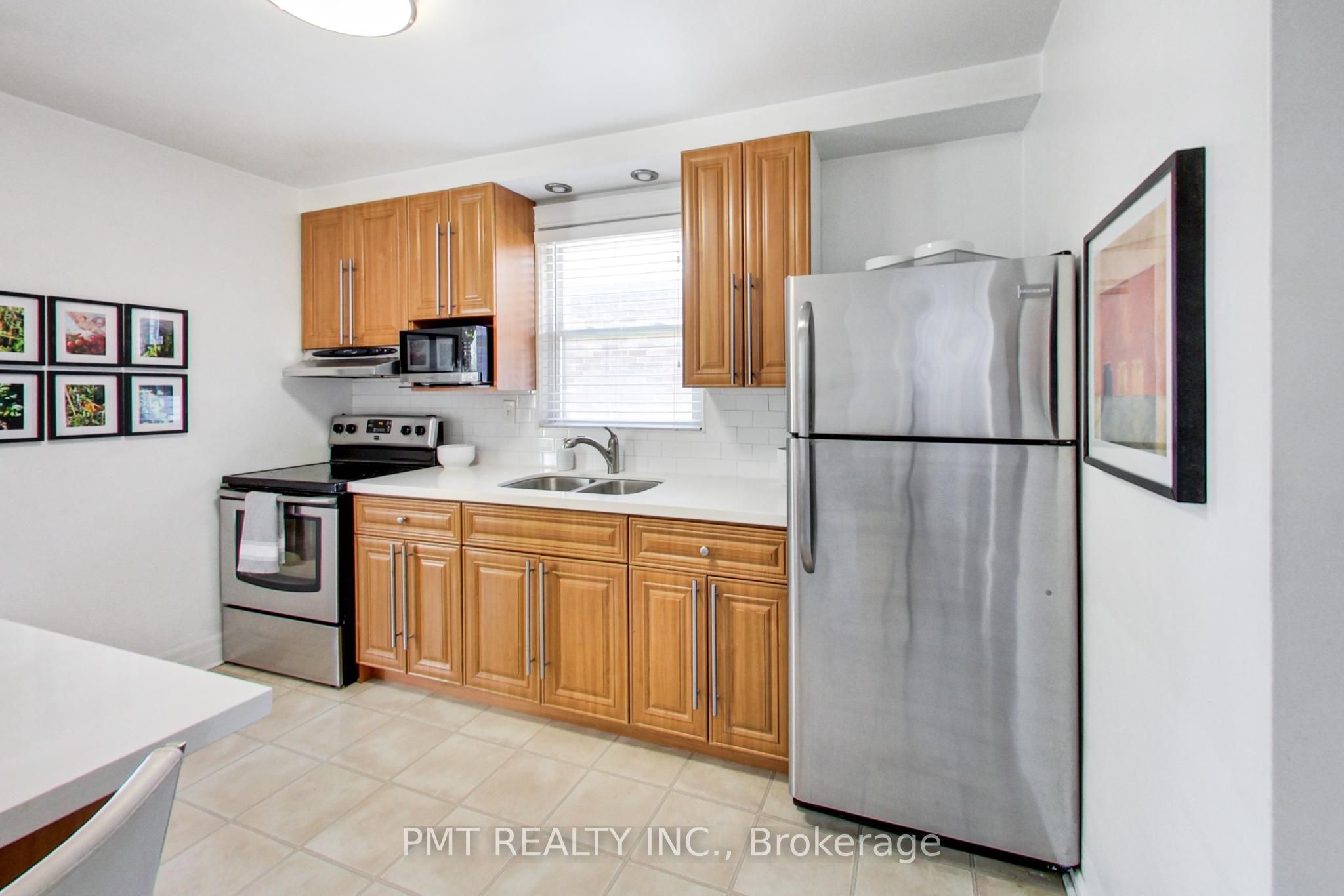 25 Ronald Avenue Property Photo 8