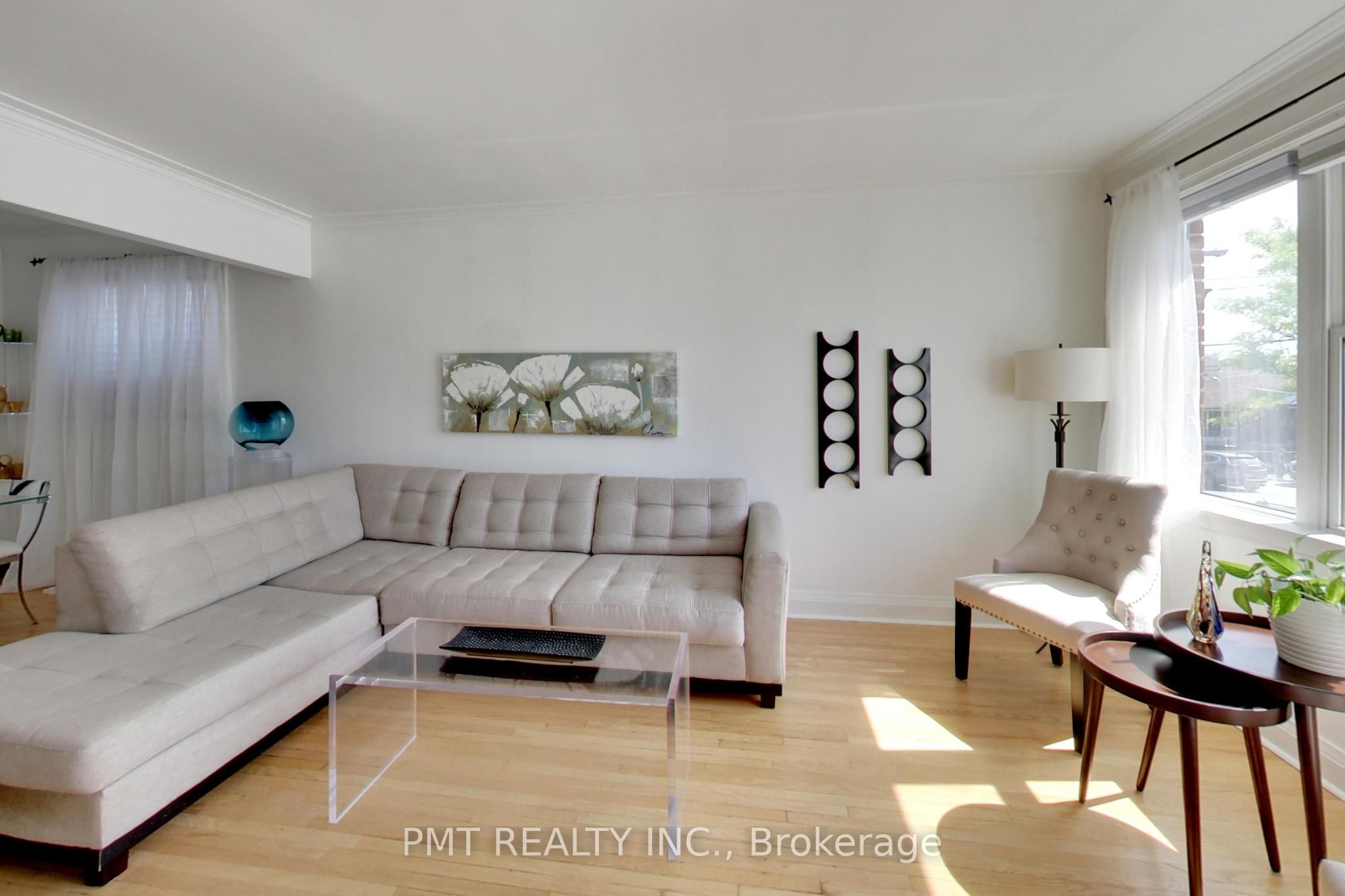 25 Ronald Avenue Property Photo 9