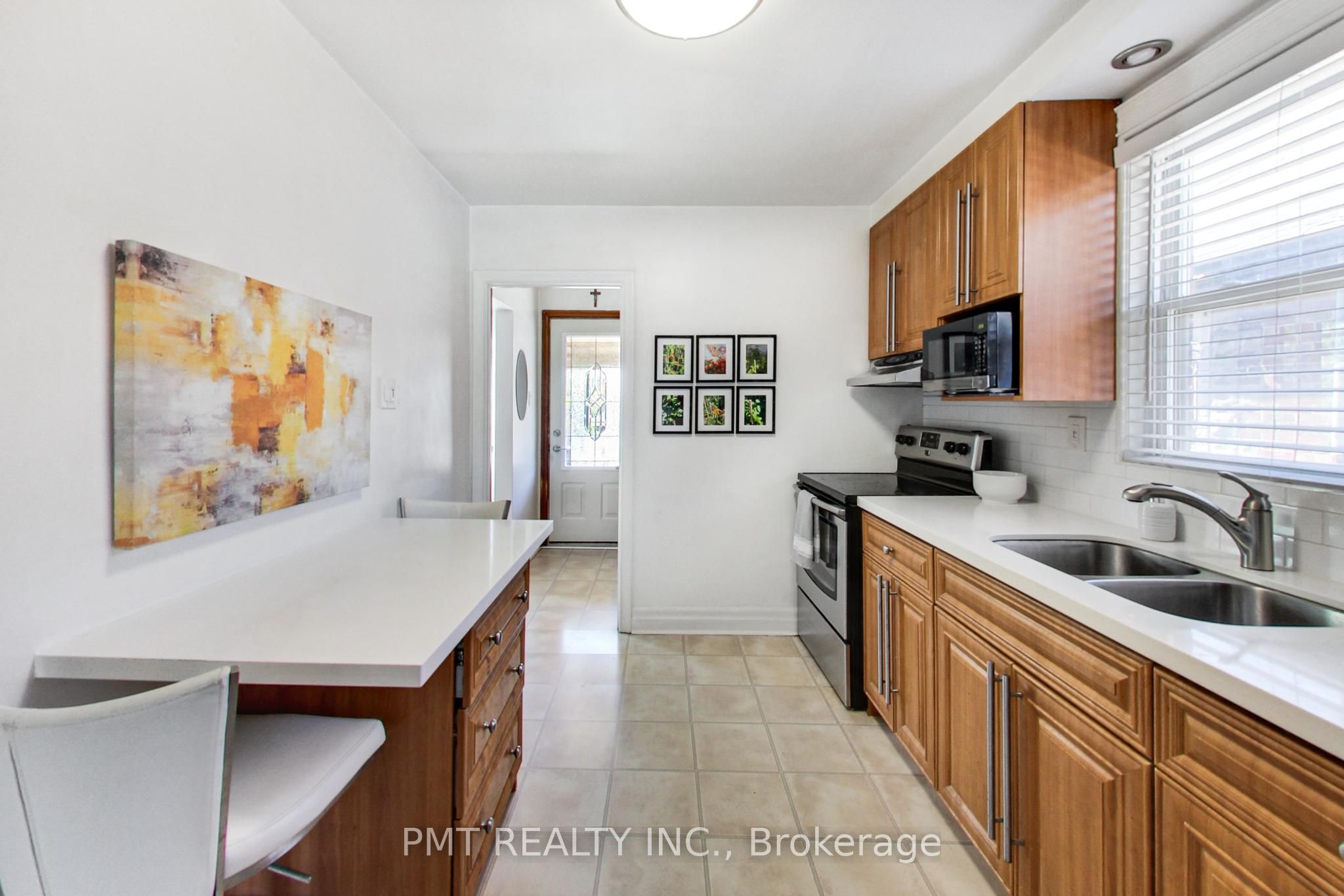 25 Ronald Avenue Property Photo 15