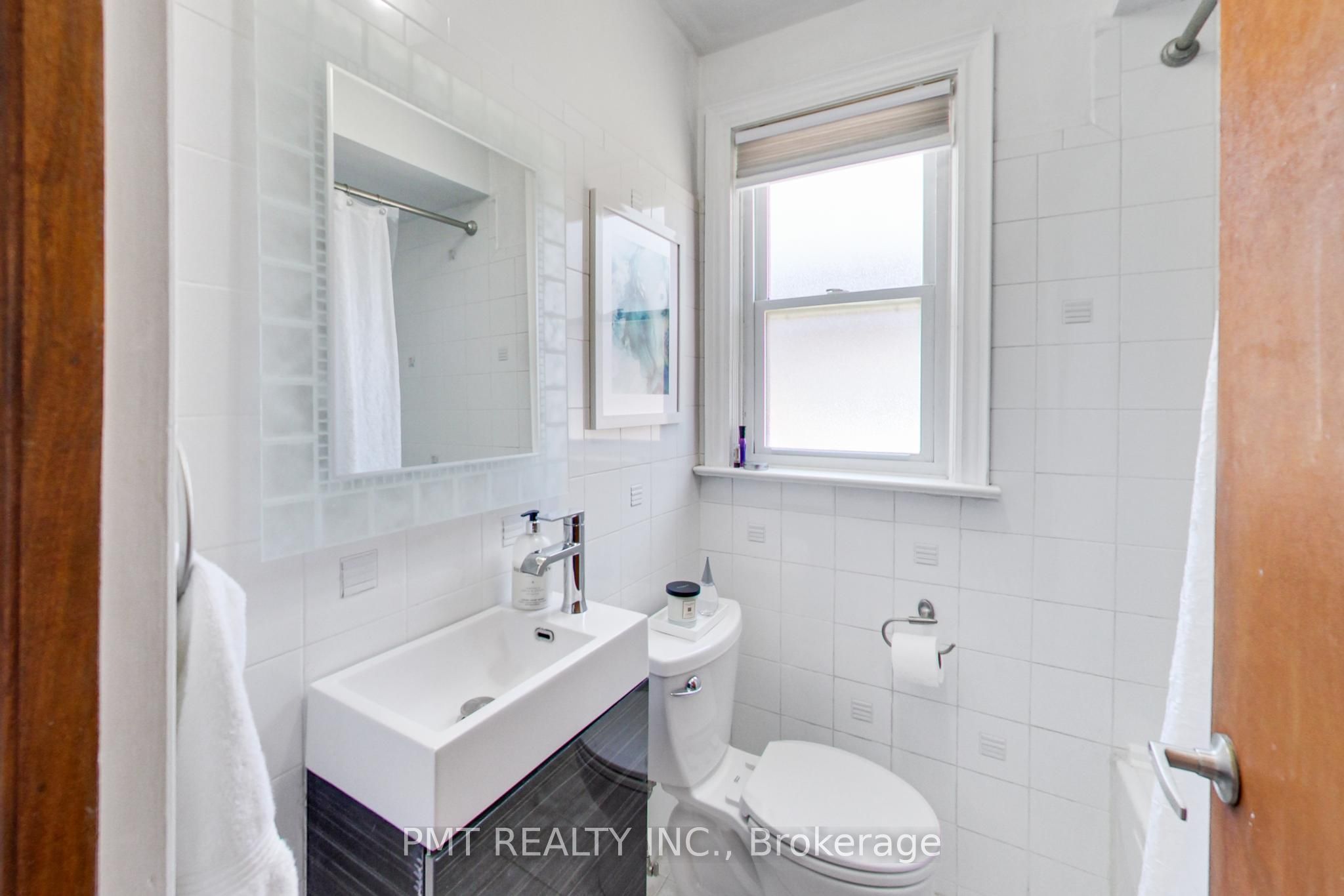 25 Ronald Avenue Property Photo 16