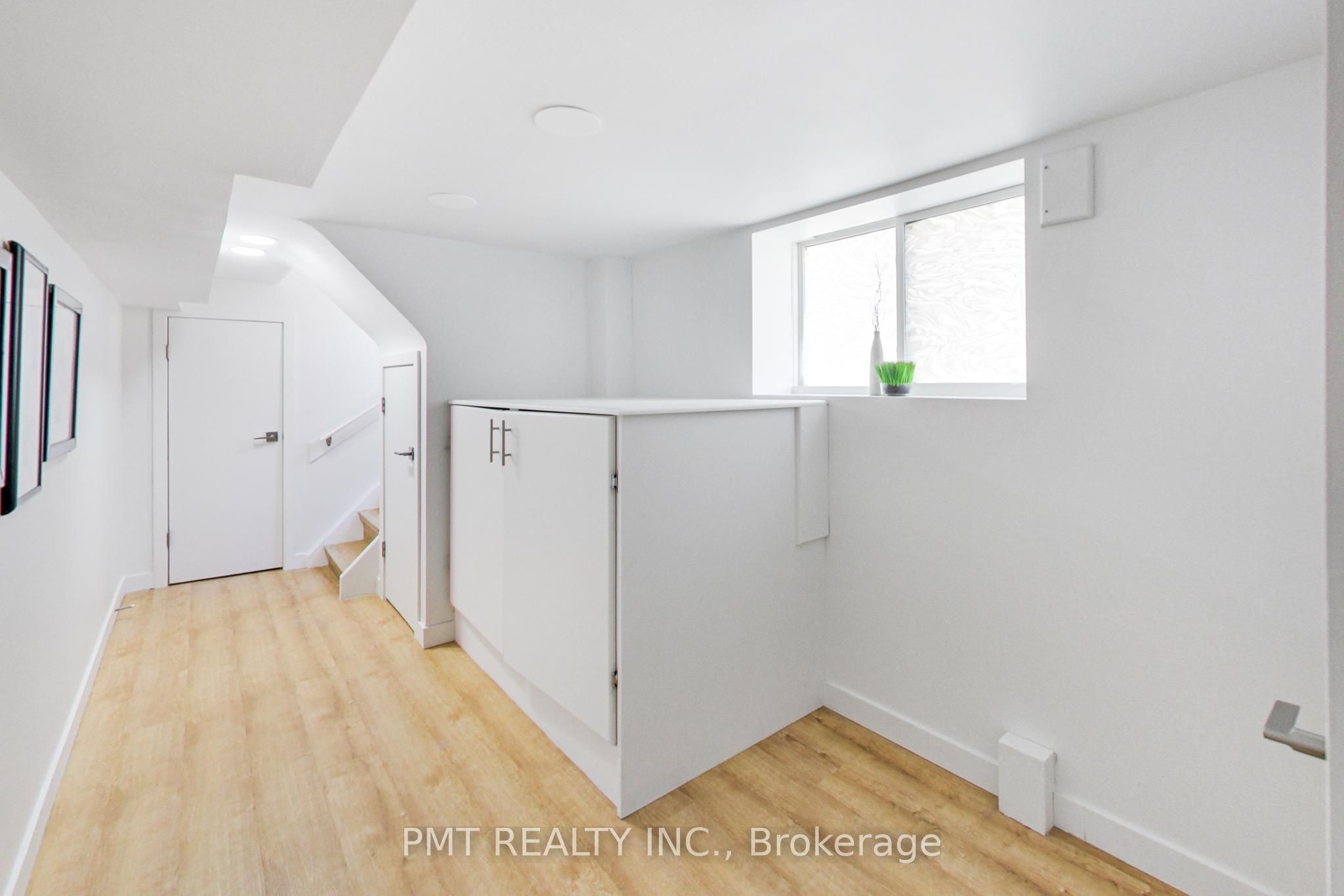 25 Ronald Avenue Property Photo 24