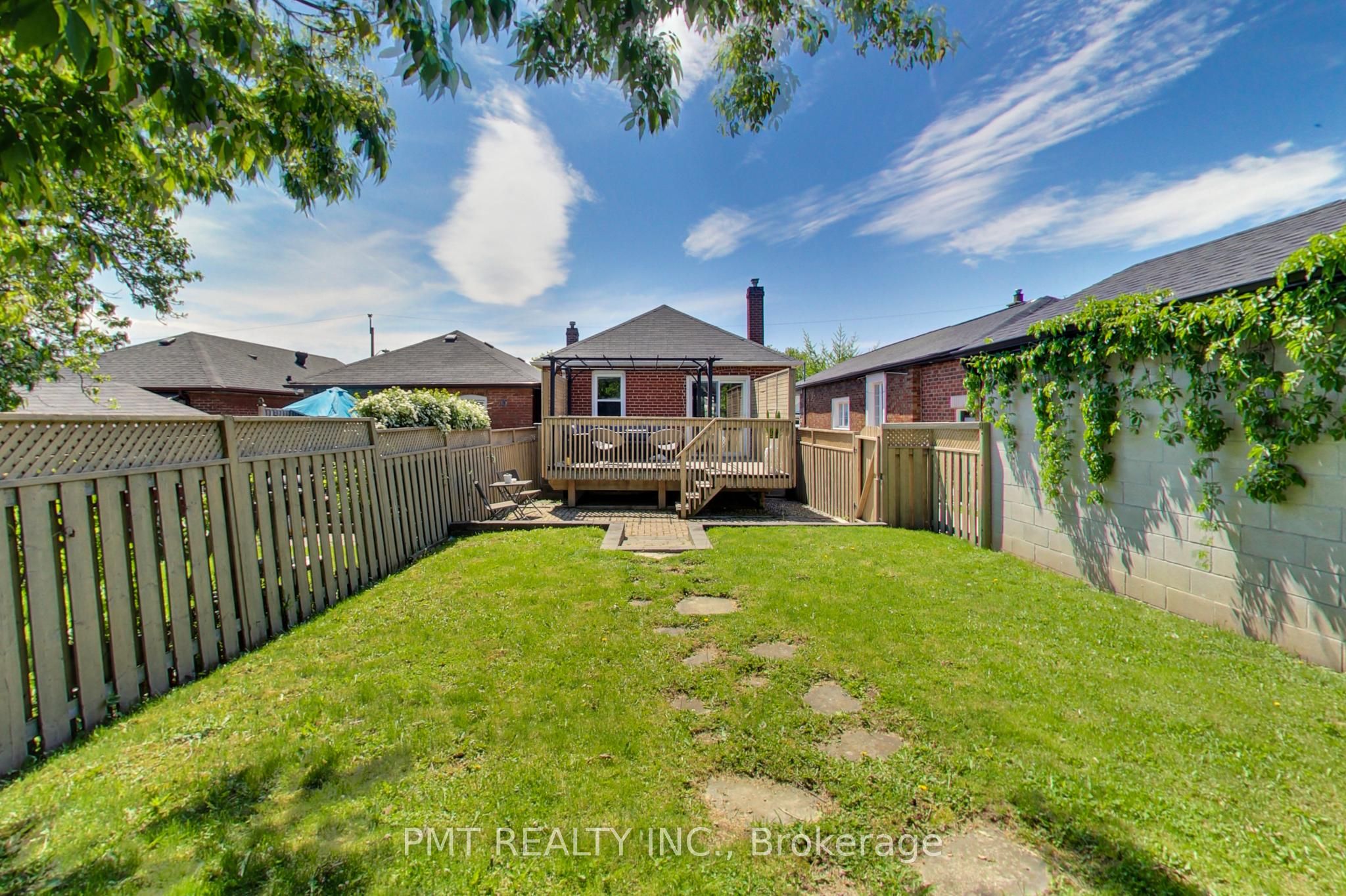 25 Ronald Avenue Property Photo 36