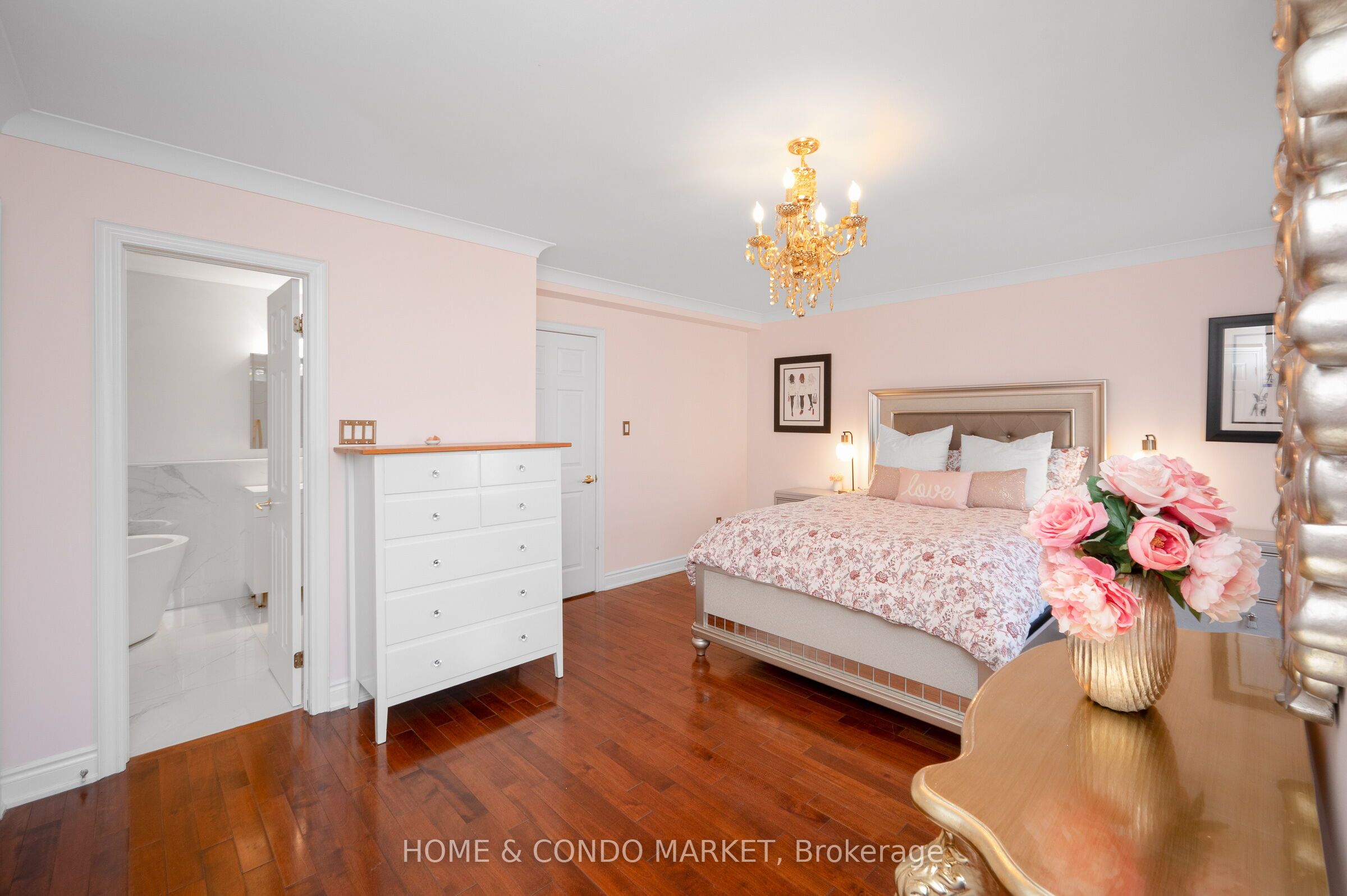 194 Lakeshore Road W Property Photo 20