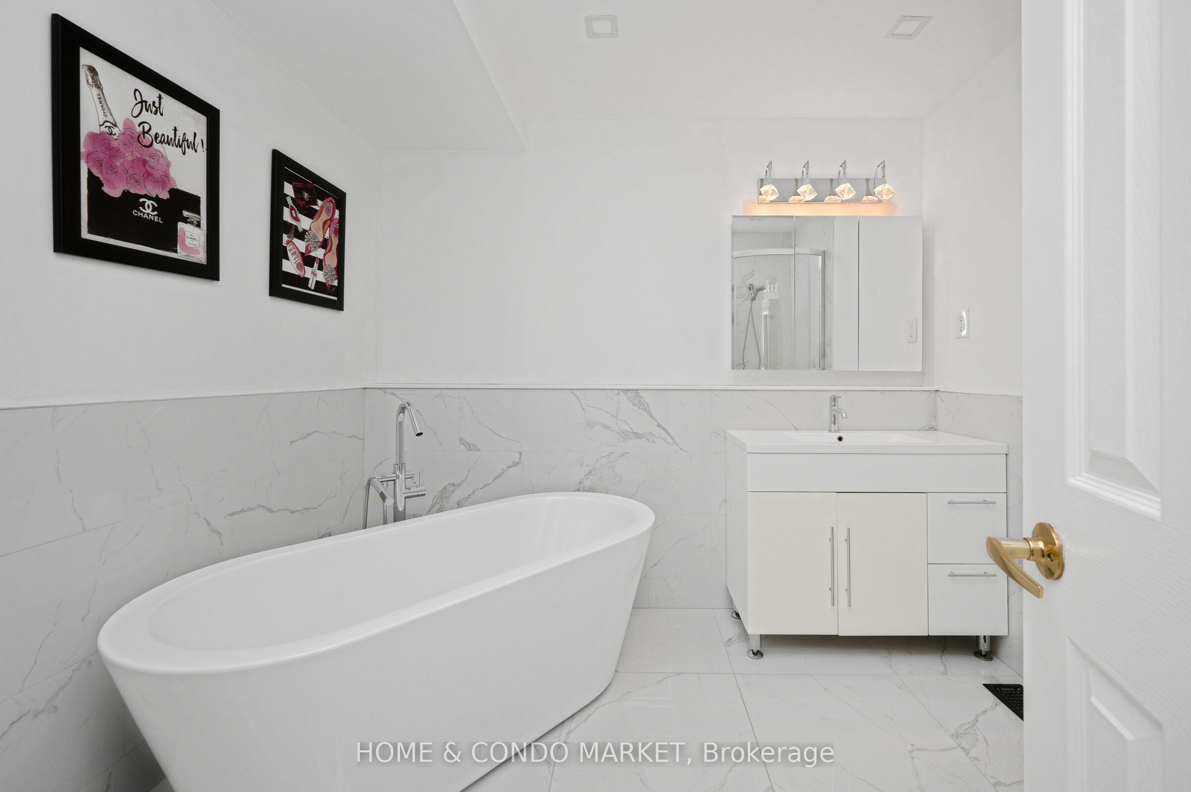 194 Lakeshore Road W Property Photo 21