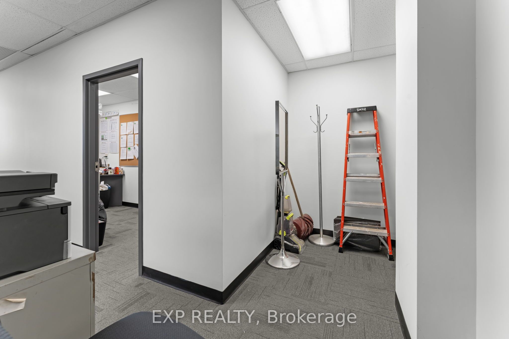 258 Lakeshore Road E Property Photo 9